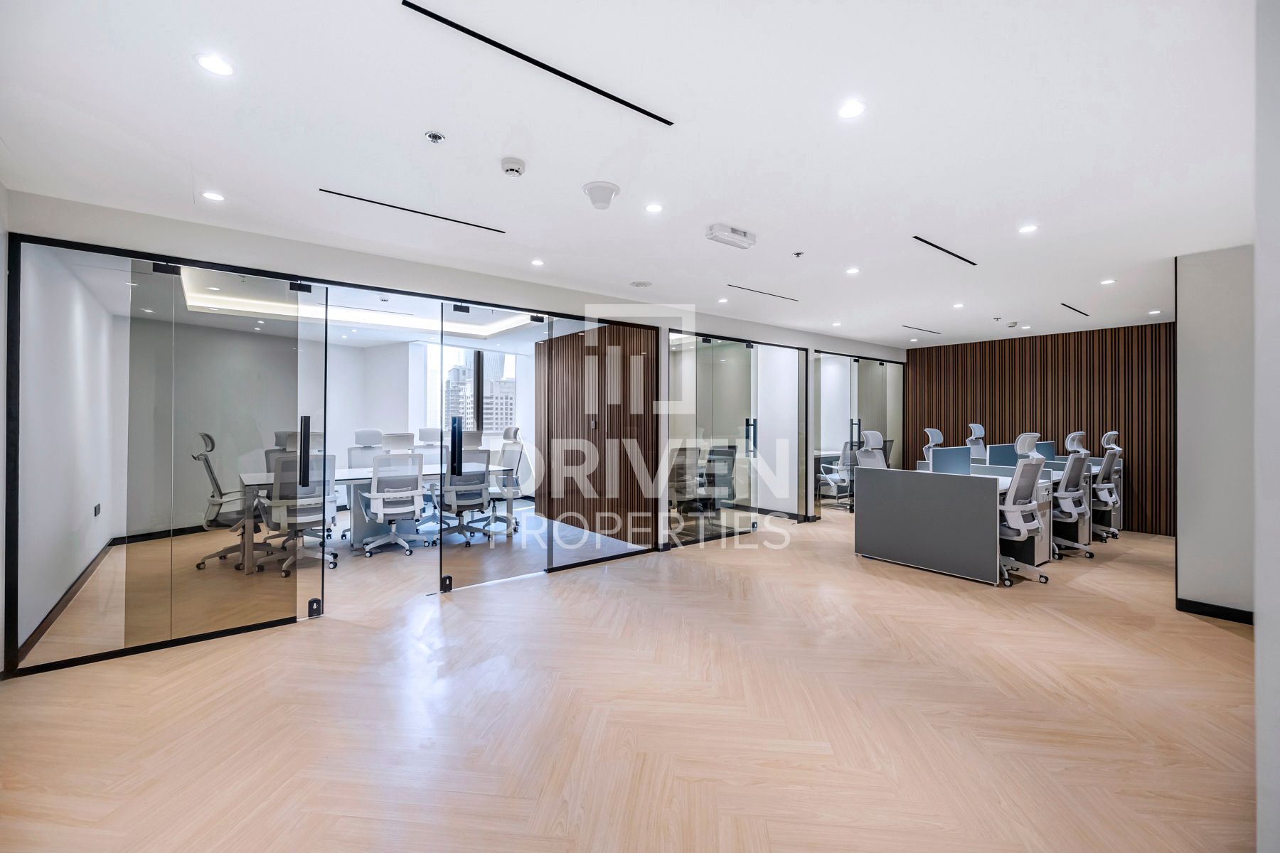 Fully fitted and furnished Office Vacant