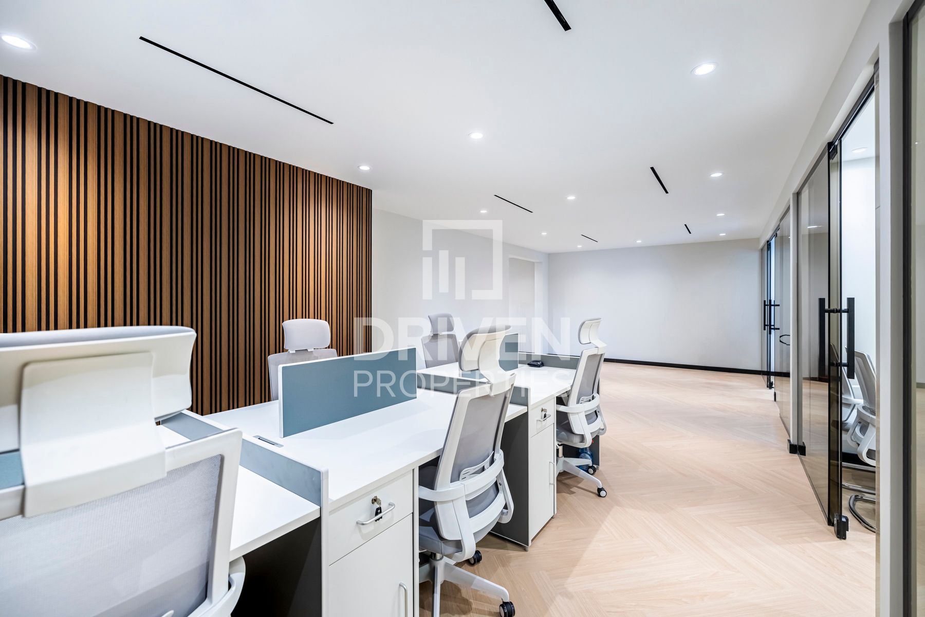 Fully fitted and furnished Office Vacant