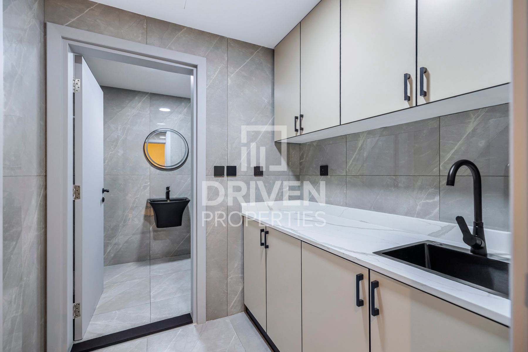 Fully fitted and furnished Office Vacant