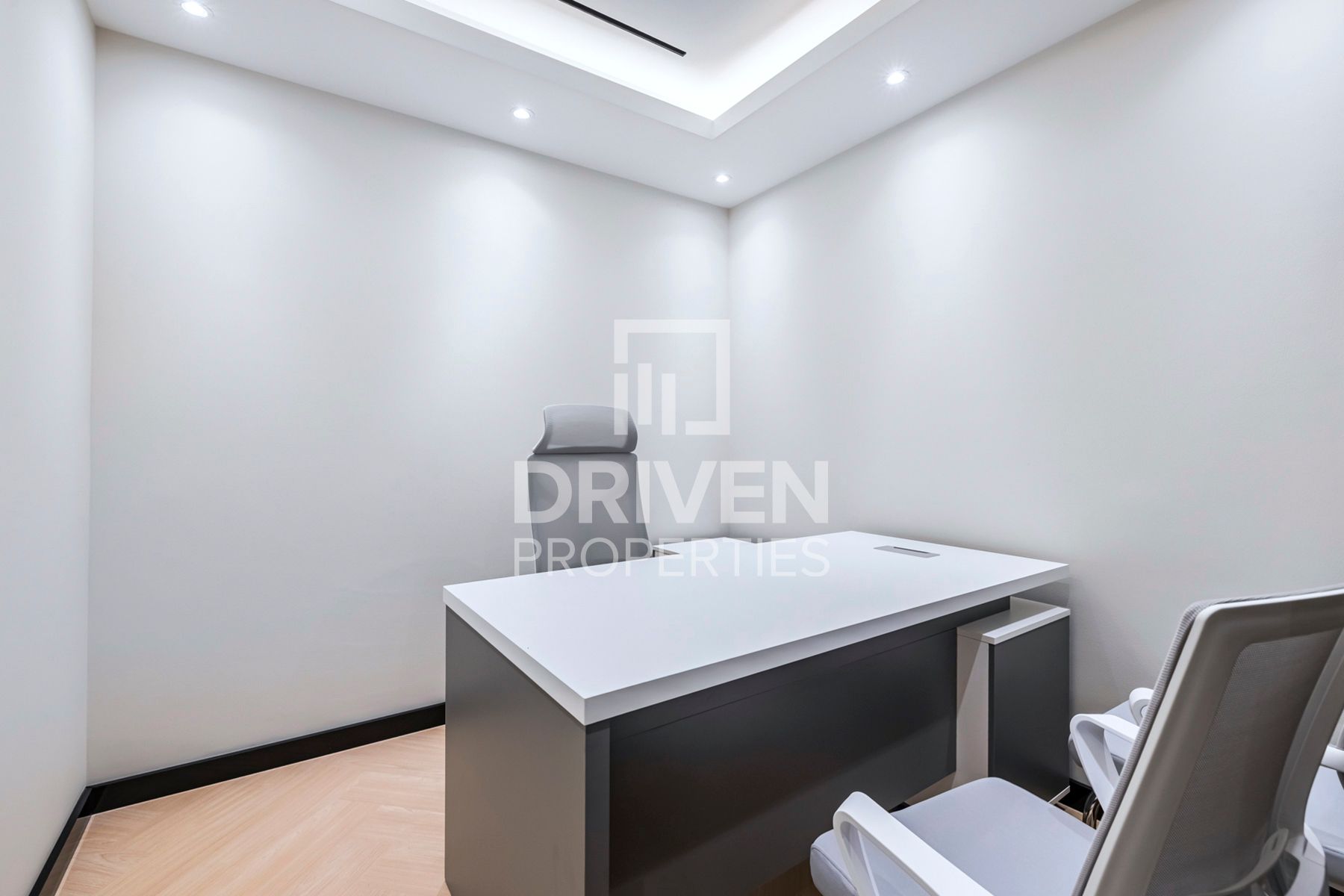 Fully fitted and furnished Office Vacant