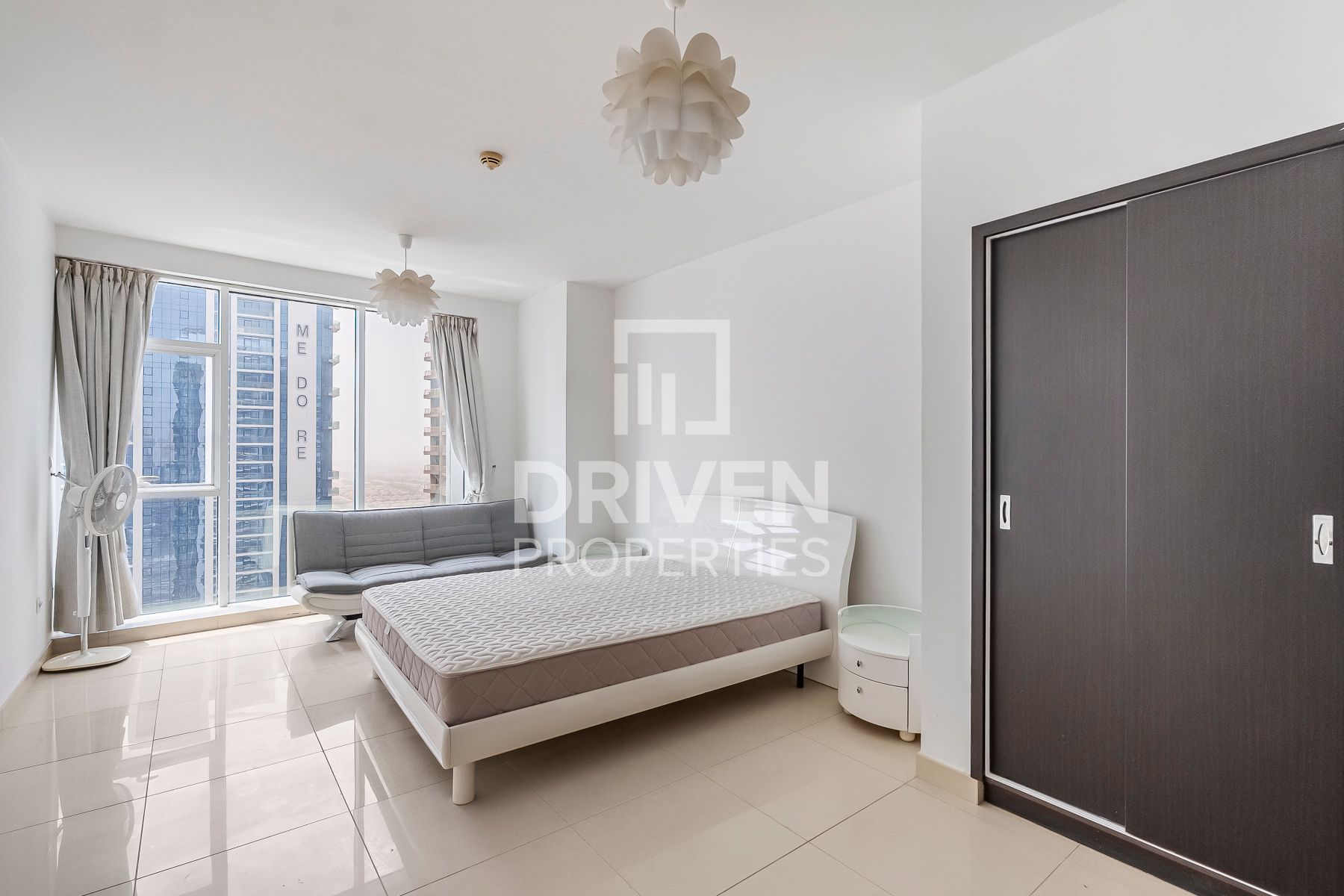 Spacious and Bright  Maids Room Lake View