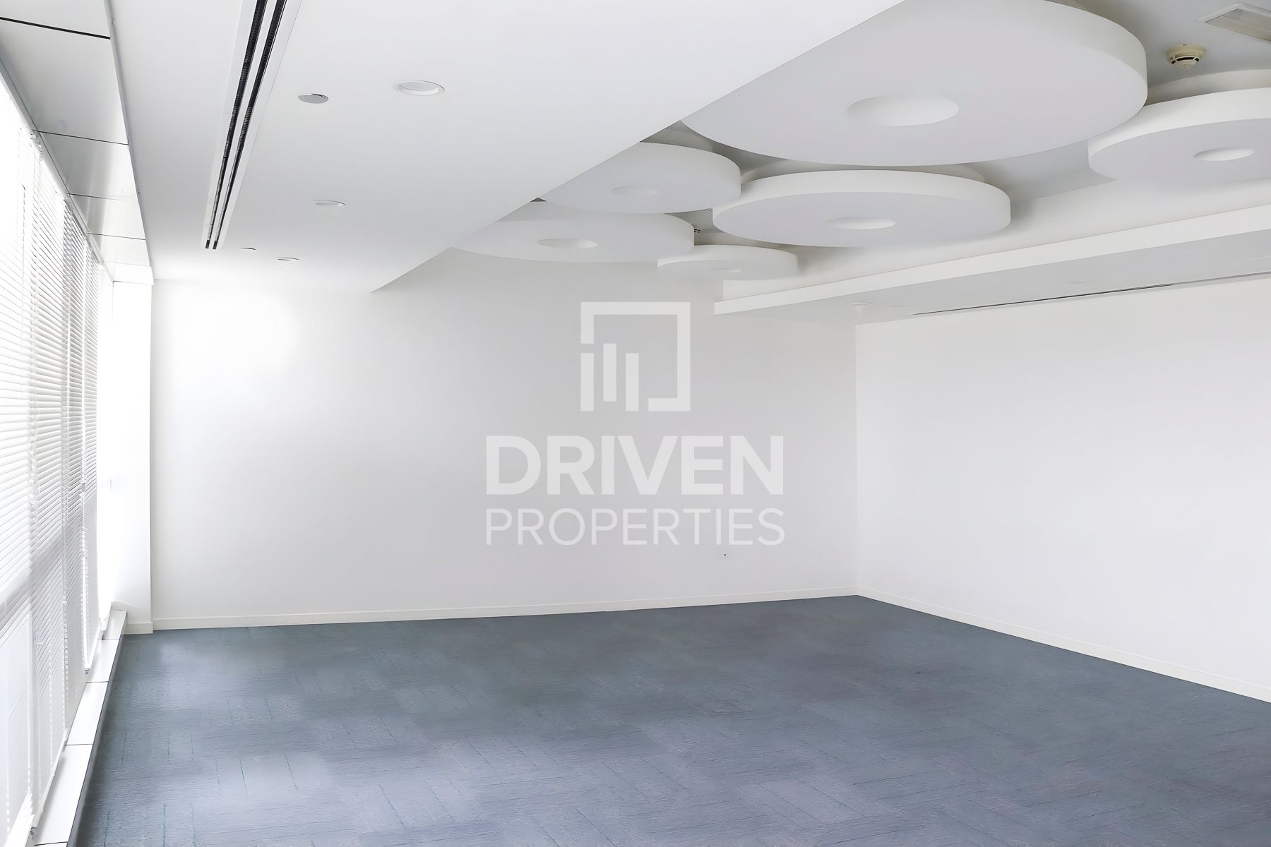 Furnished Office Panoramic View Great Location