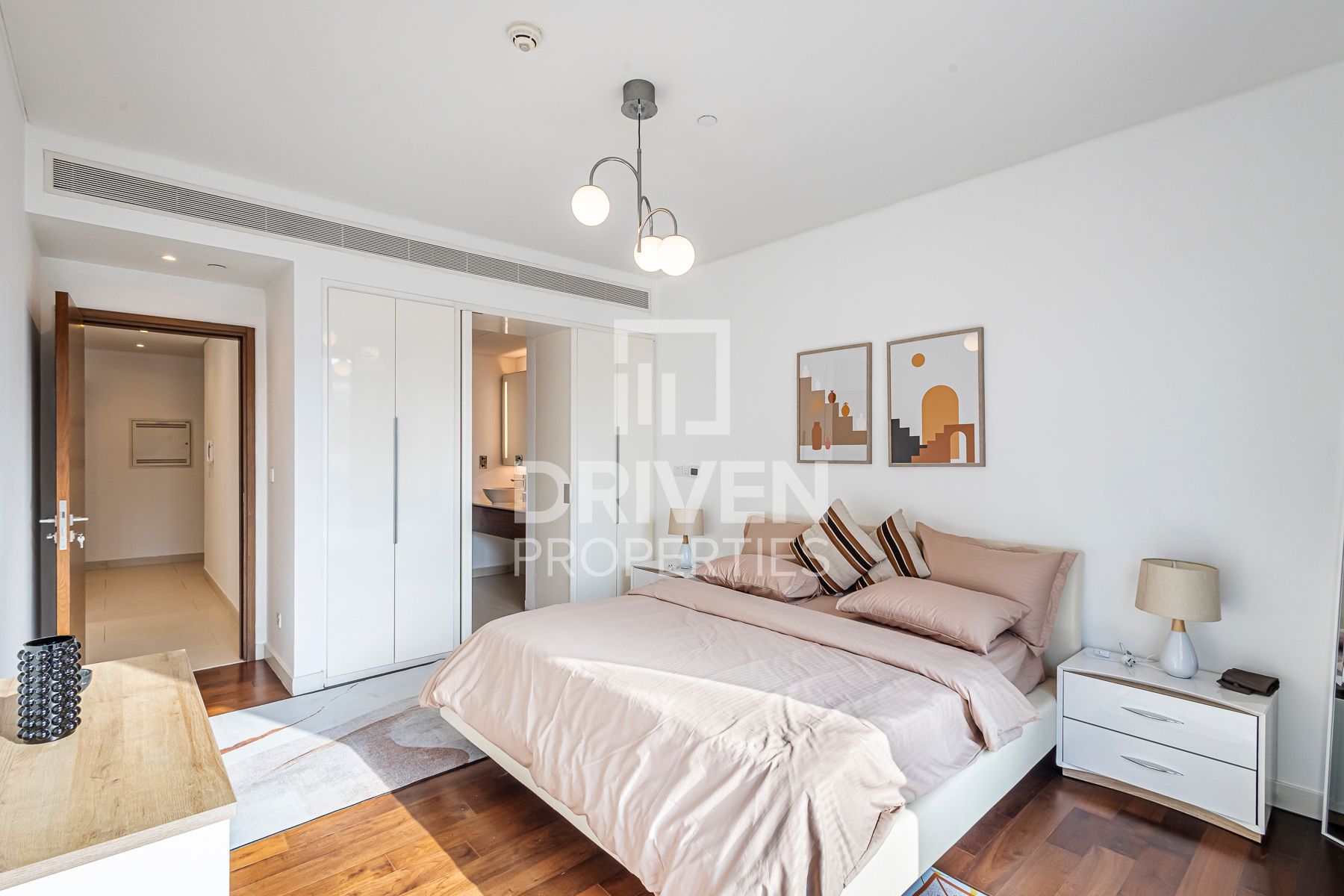 Ready to move in High Floor Community View