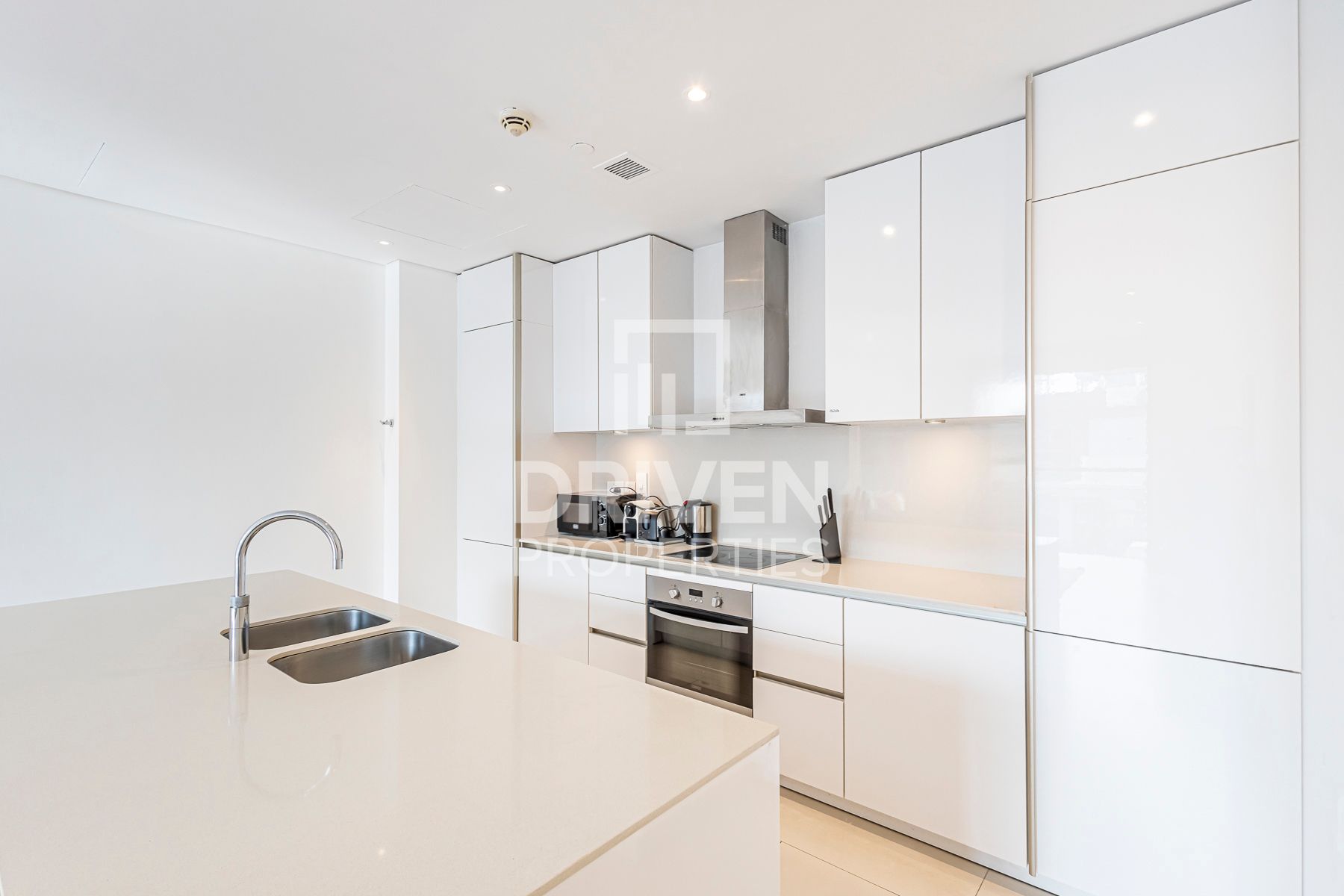 Ready to move in High Floor Community View