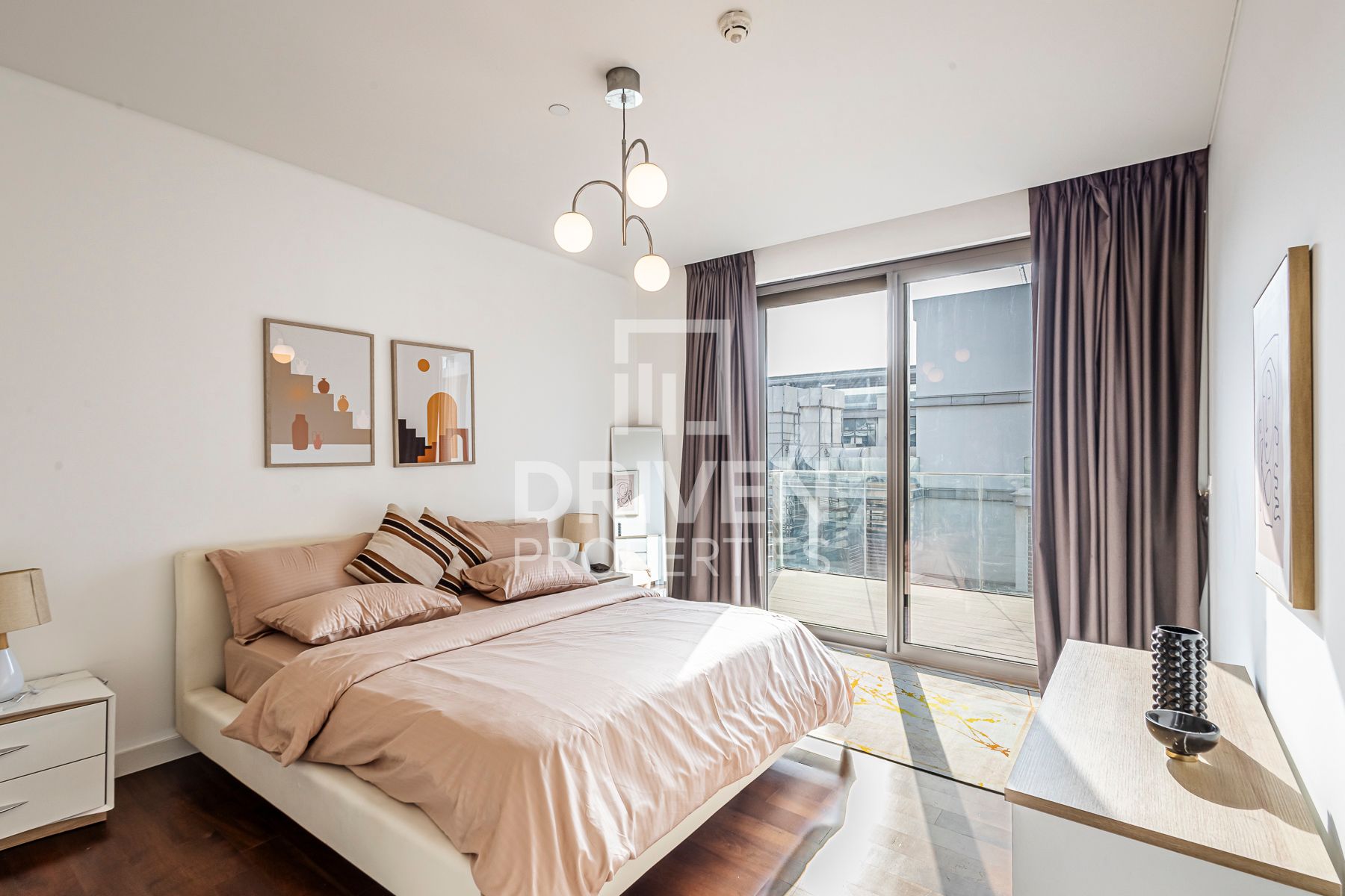 Ready to move in High Floor Community View