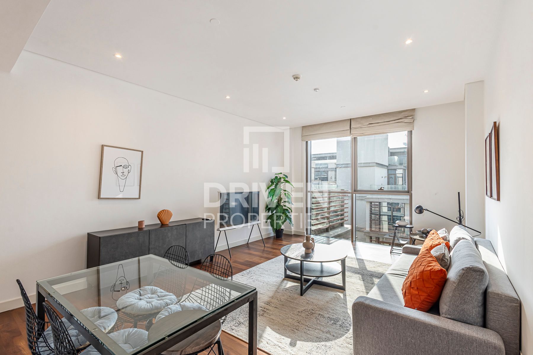 Ready to move in High Floor Community View