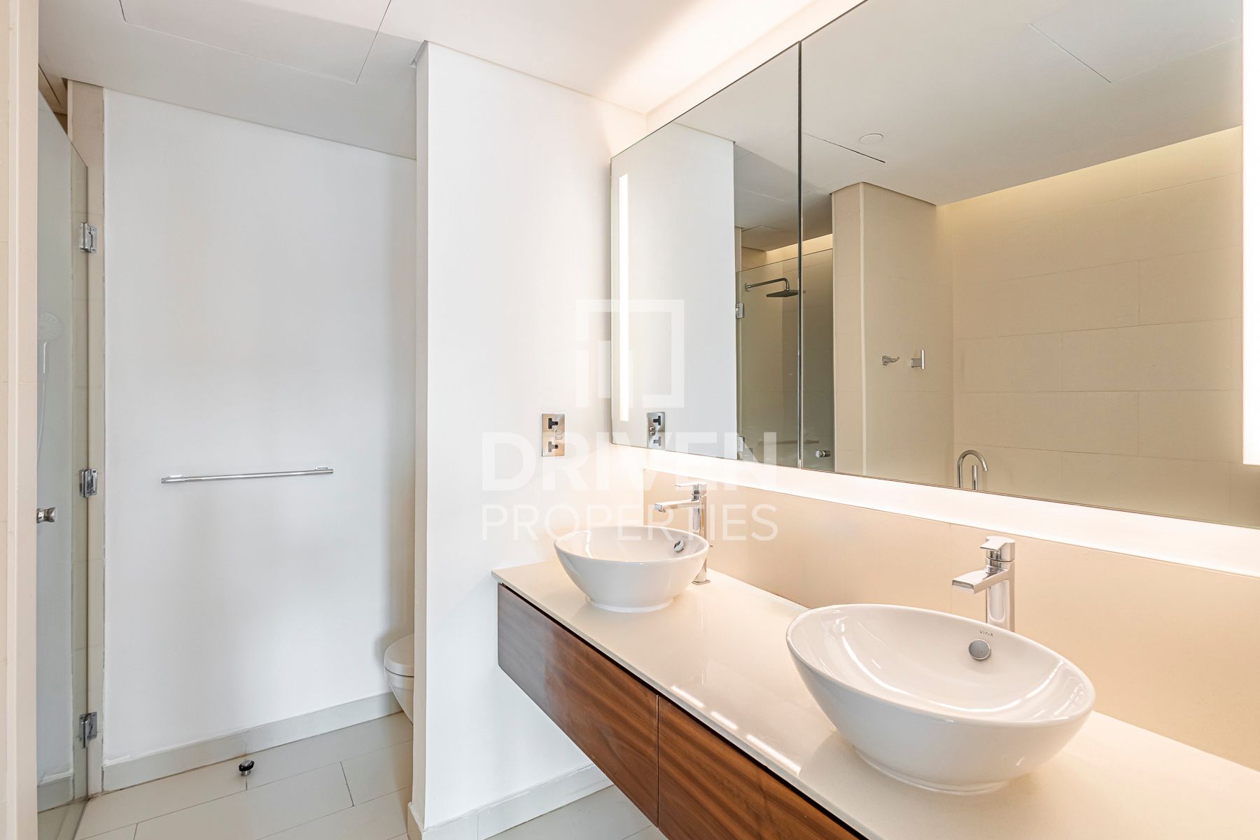 Ready to move in High Floor Community View