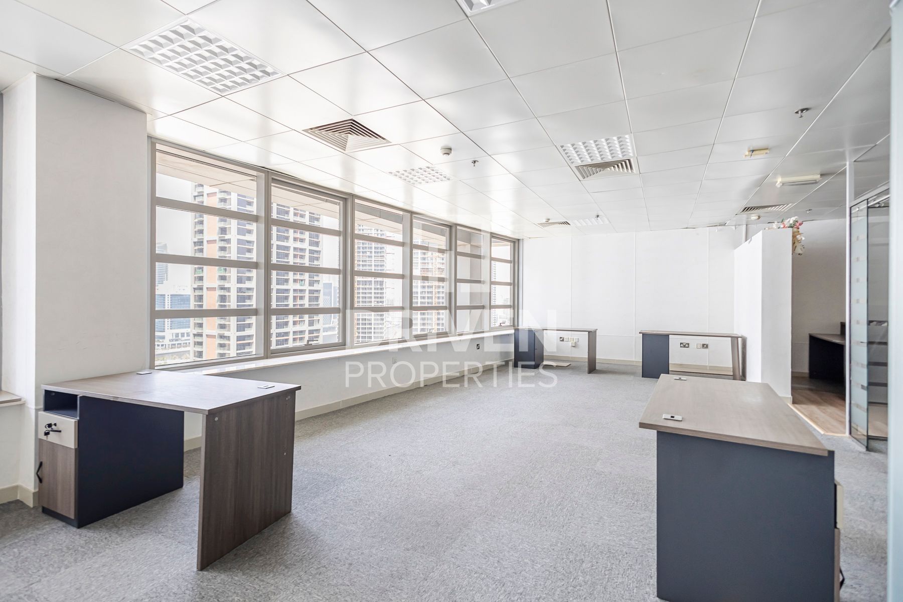 Vacant High Floor Fitted Near Metro