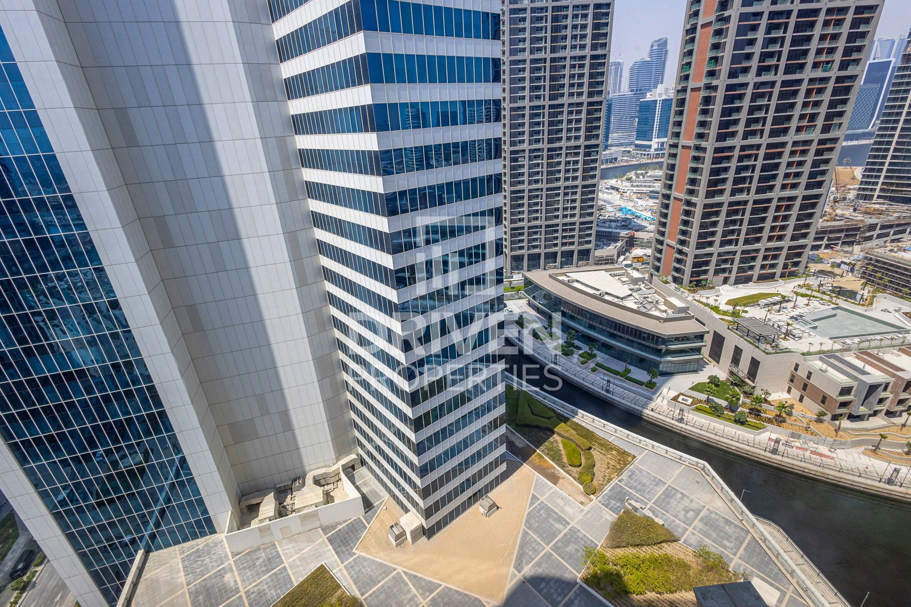 Vacant High Floor Fitted Near Metro