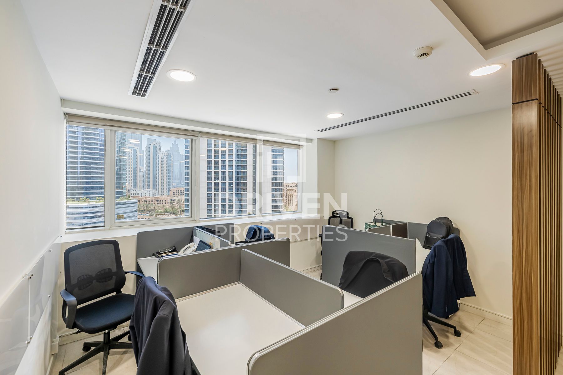 Fully Fitted Prime Location Fully Furnished