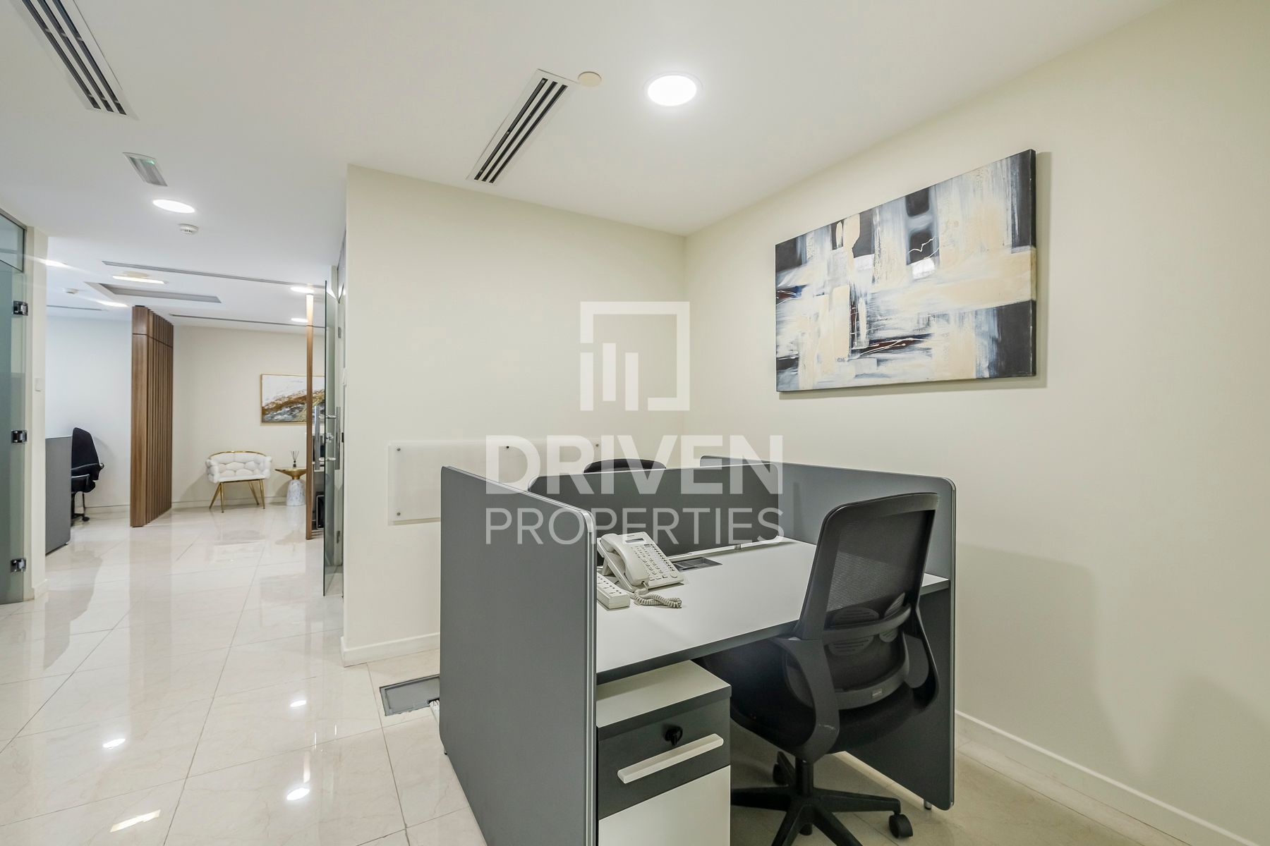 Fully Fitted Prime Location Fully Furnished