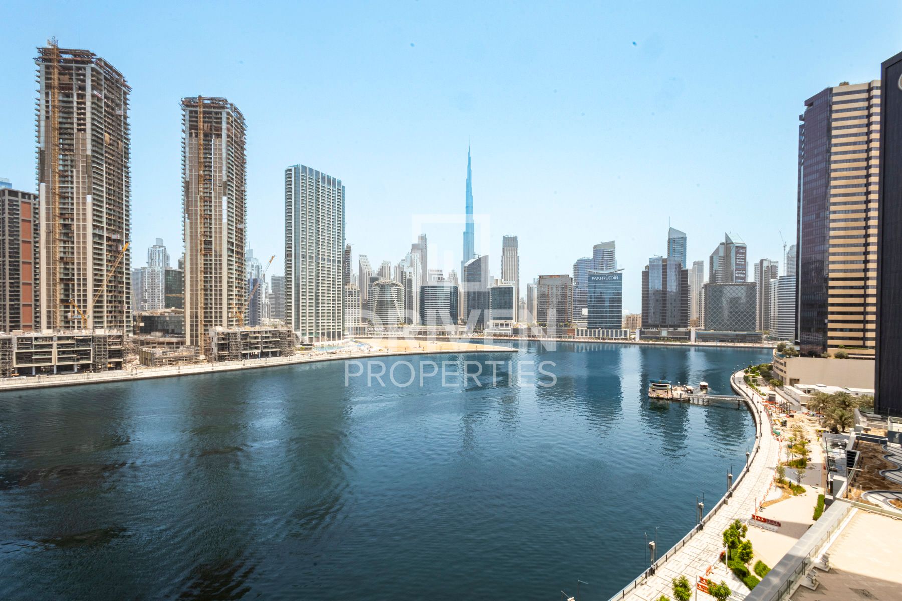 Bright Spectacular Canal View Well Maintained