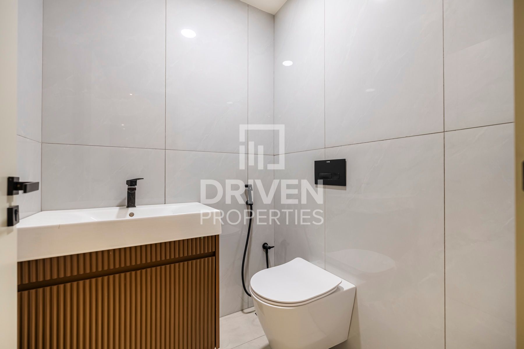 DMCC Ready to move in Fully Furnished Office