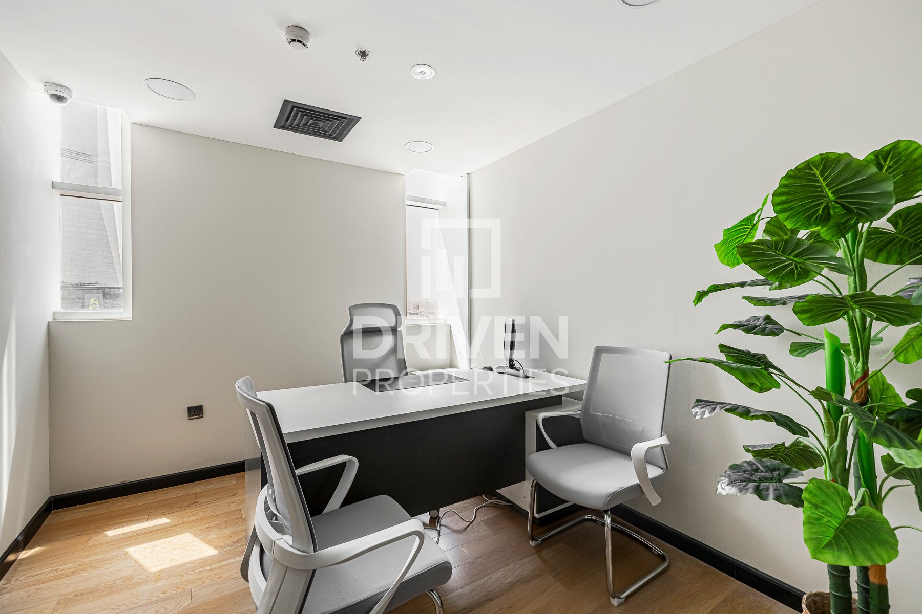 Vacant Office Spacious Prime Location