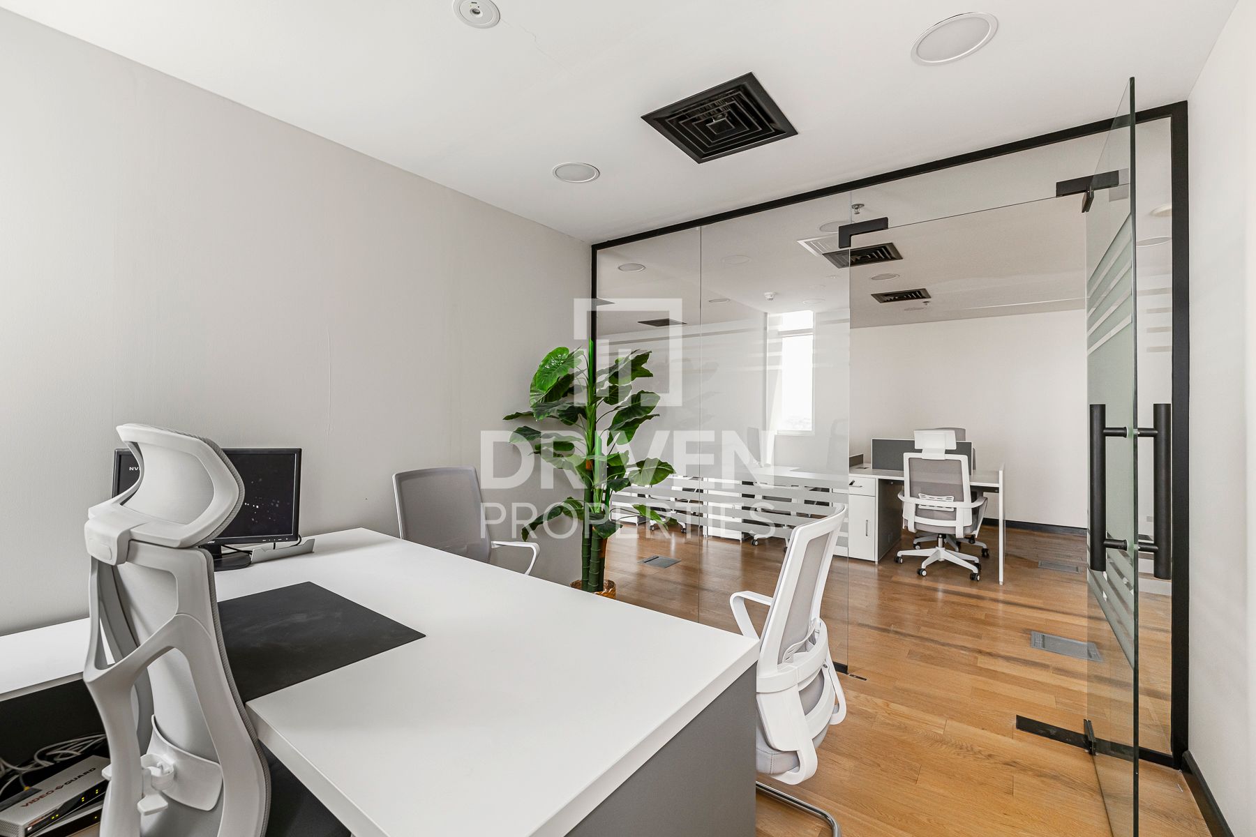 Vacant Office Spacious Prime Location