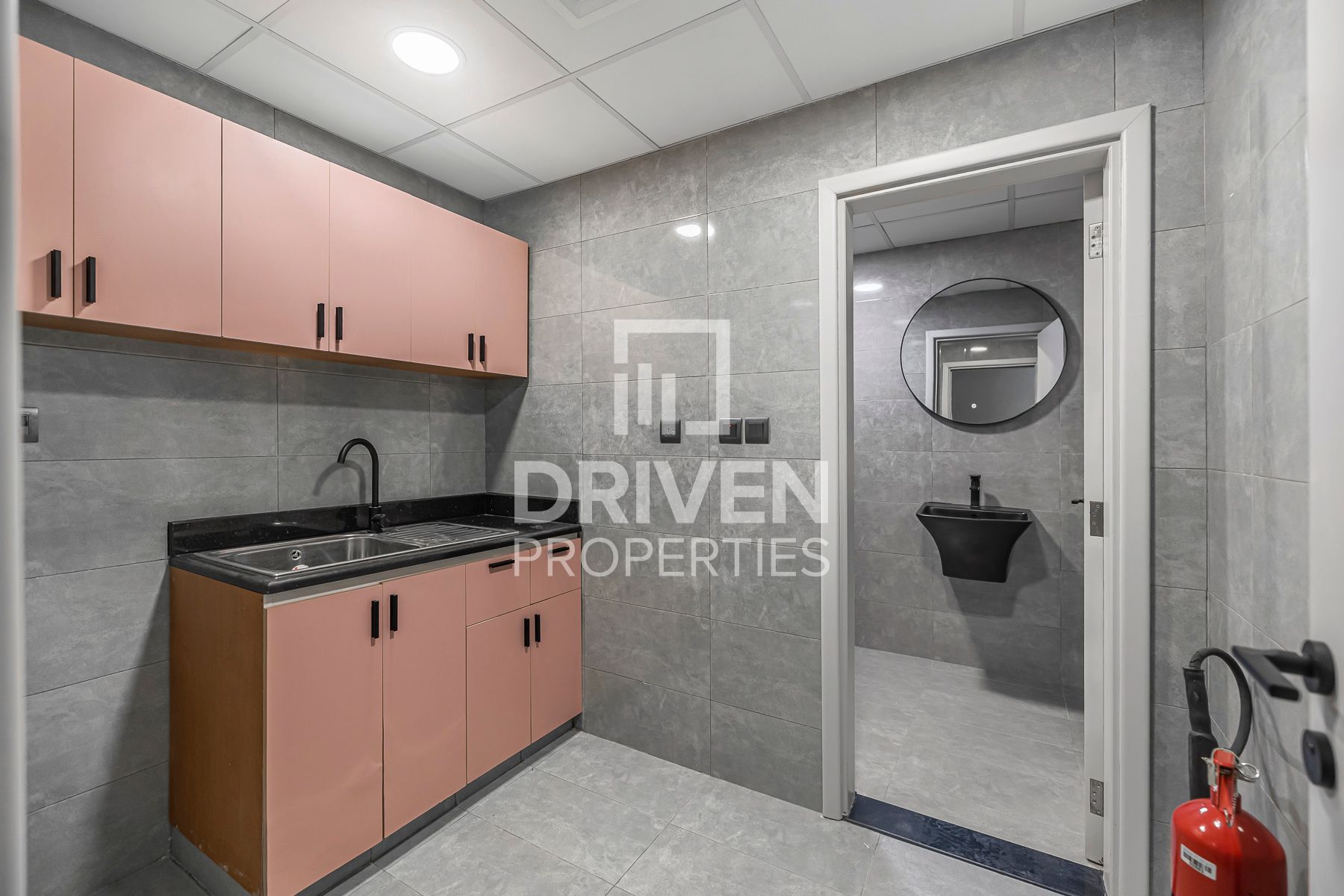 Vacant Office Spacious Prime Location