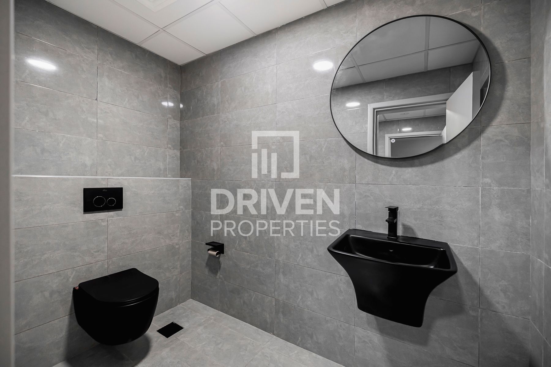 Vacant Office Spacious Prime Location