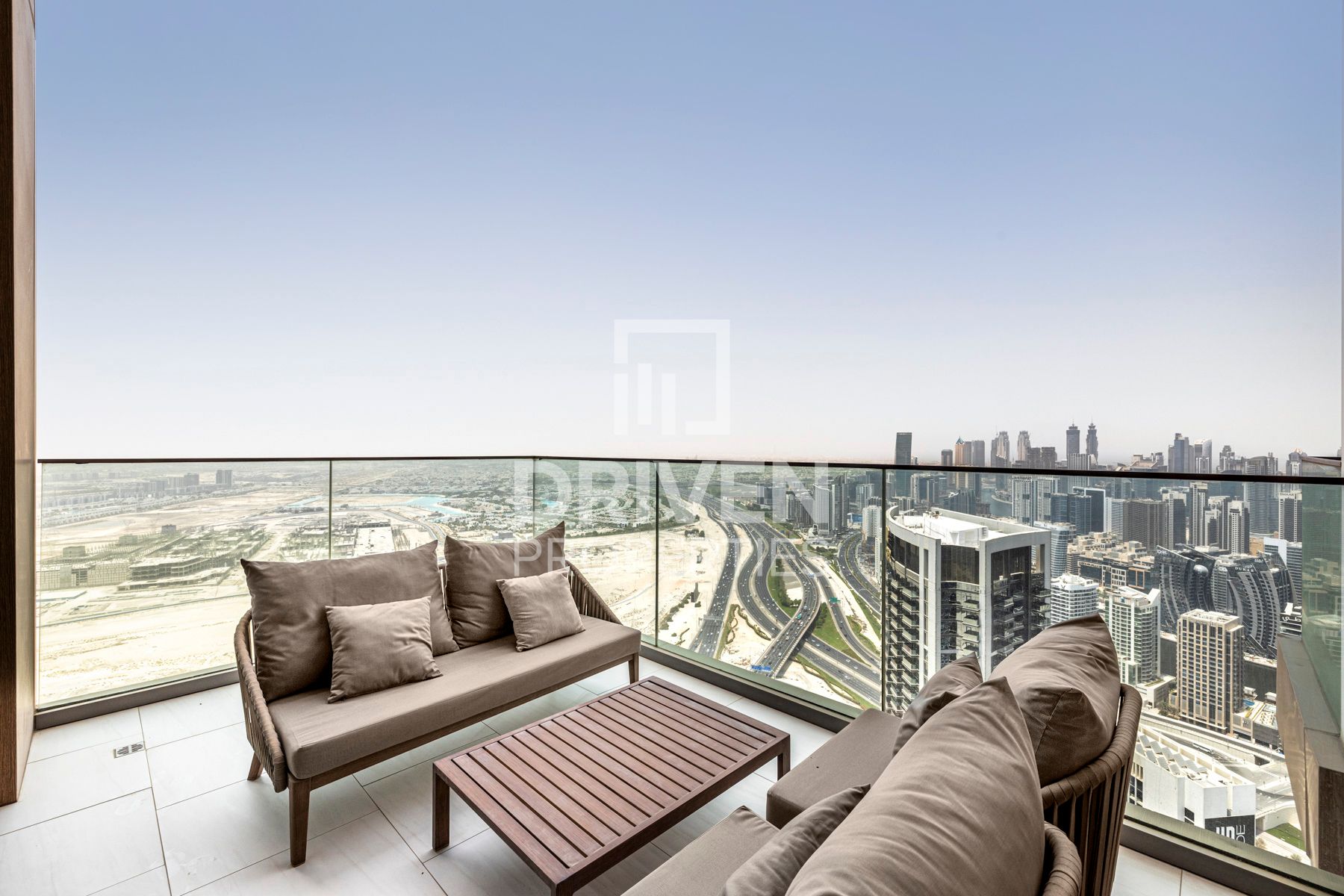 Branded Residence Sky High Luxury Loft Vacant