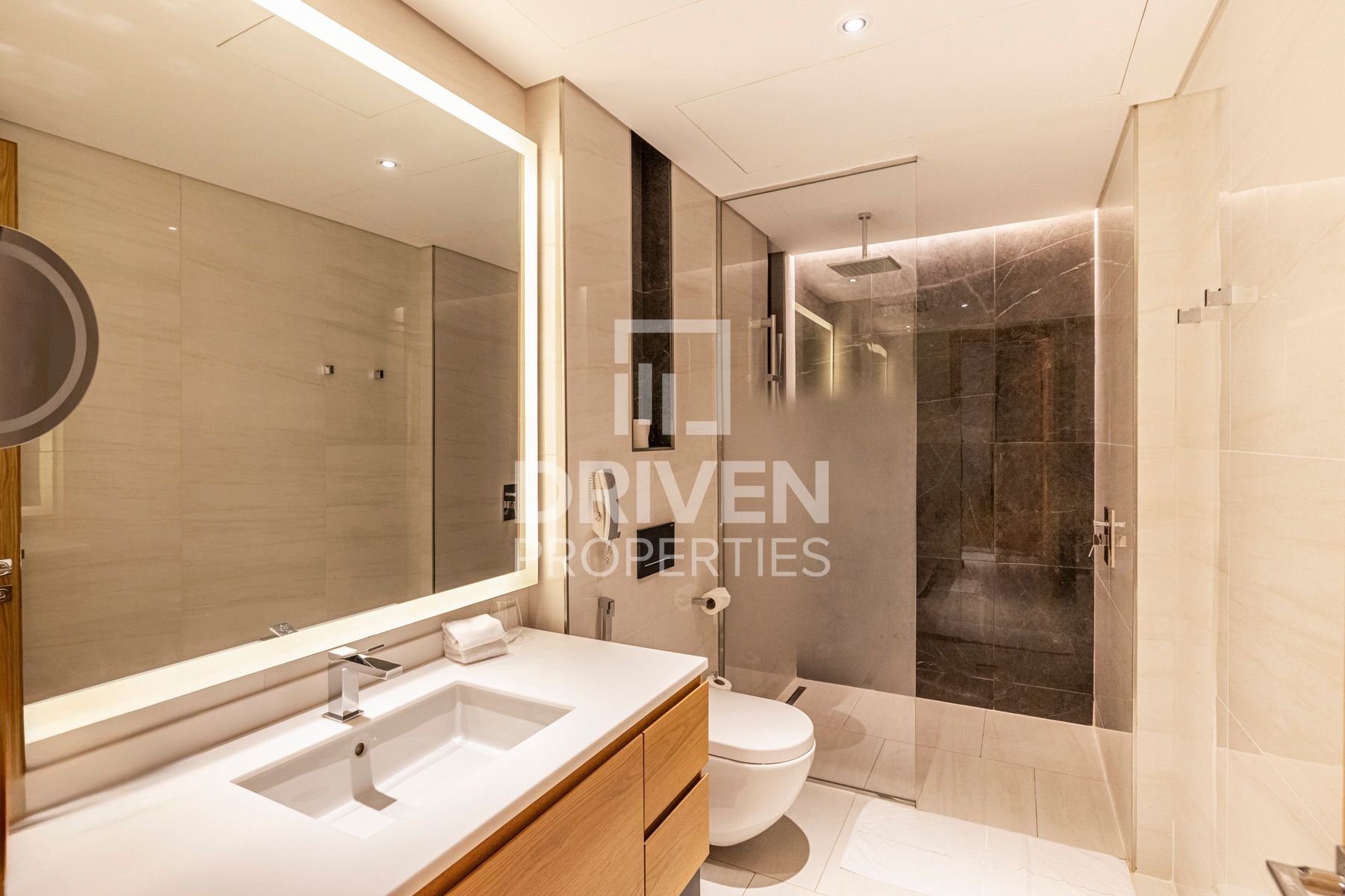 Branded Residence Sky High Luxury Loft Vacant