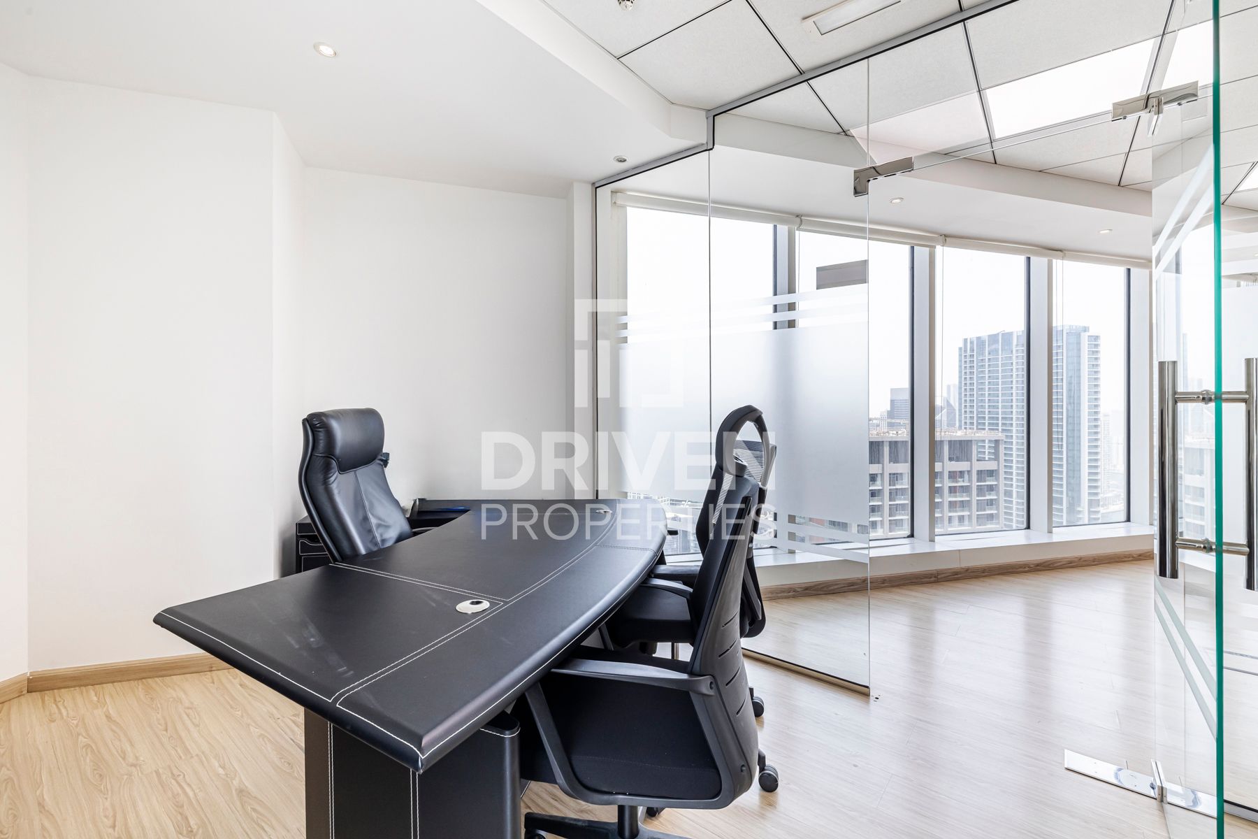 Ready to Move in Furnished High Floor