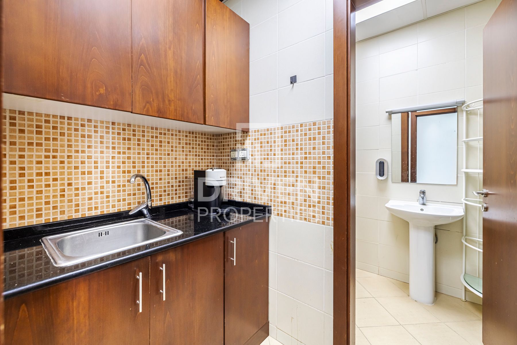 Ready to Move in Furnished High Floor