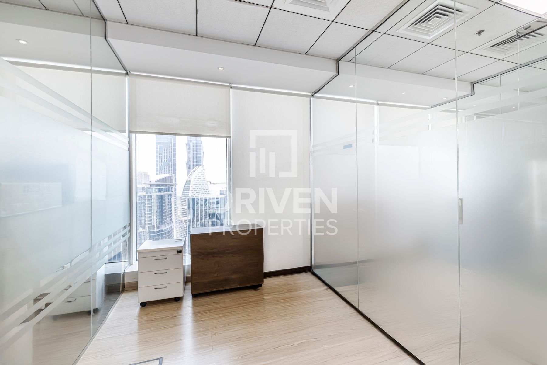 Ready to Move in Furnished High Floor