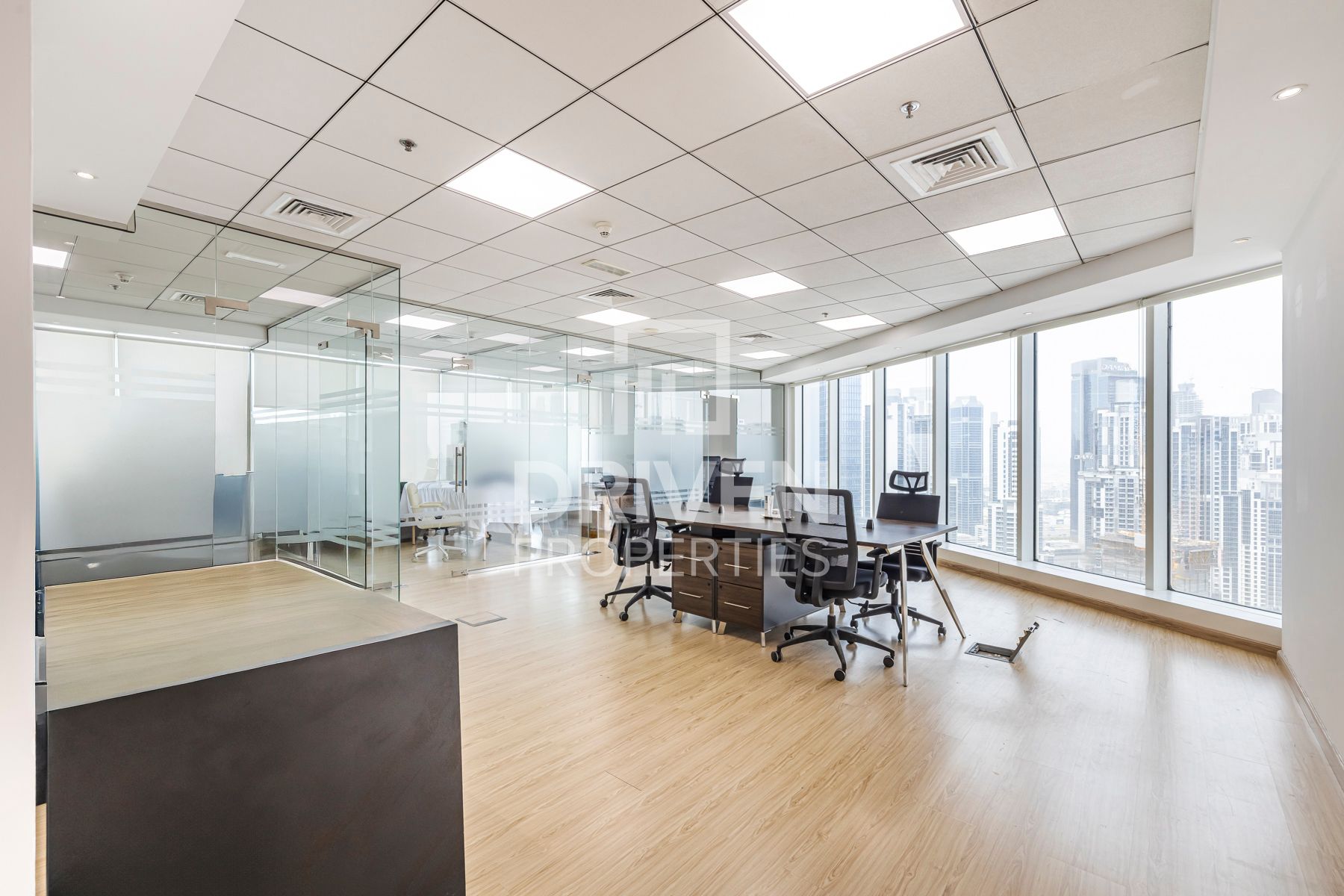 Ready to Move in Furnished High Floor