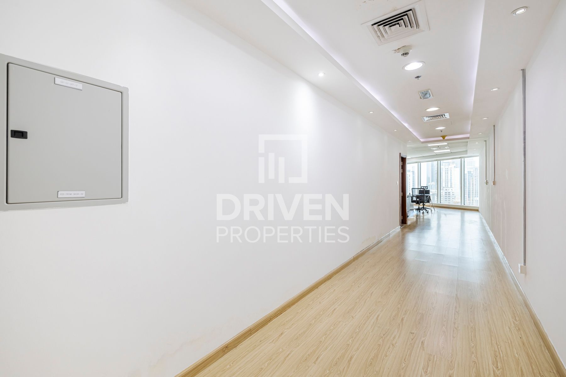 Ready to Move in Furnished High Floor