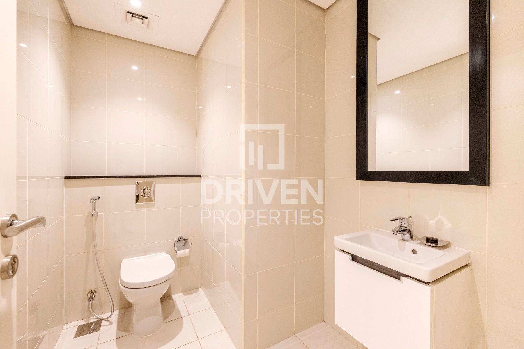 Fully Furnished Canal View Spacious Unit