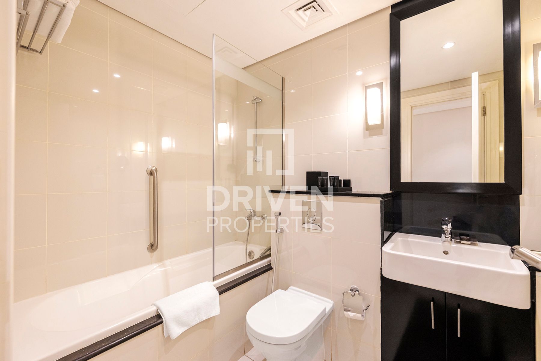 Fully Furnished Canal View Spacious Unit