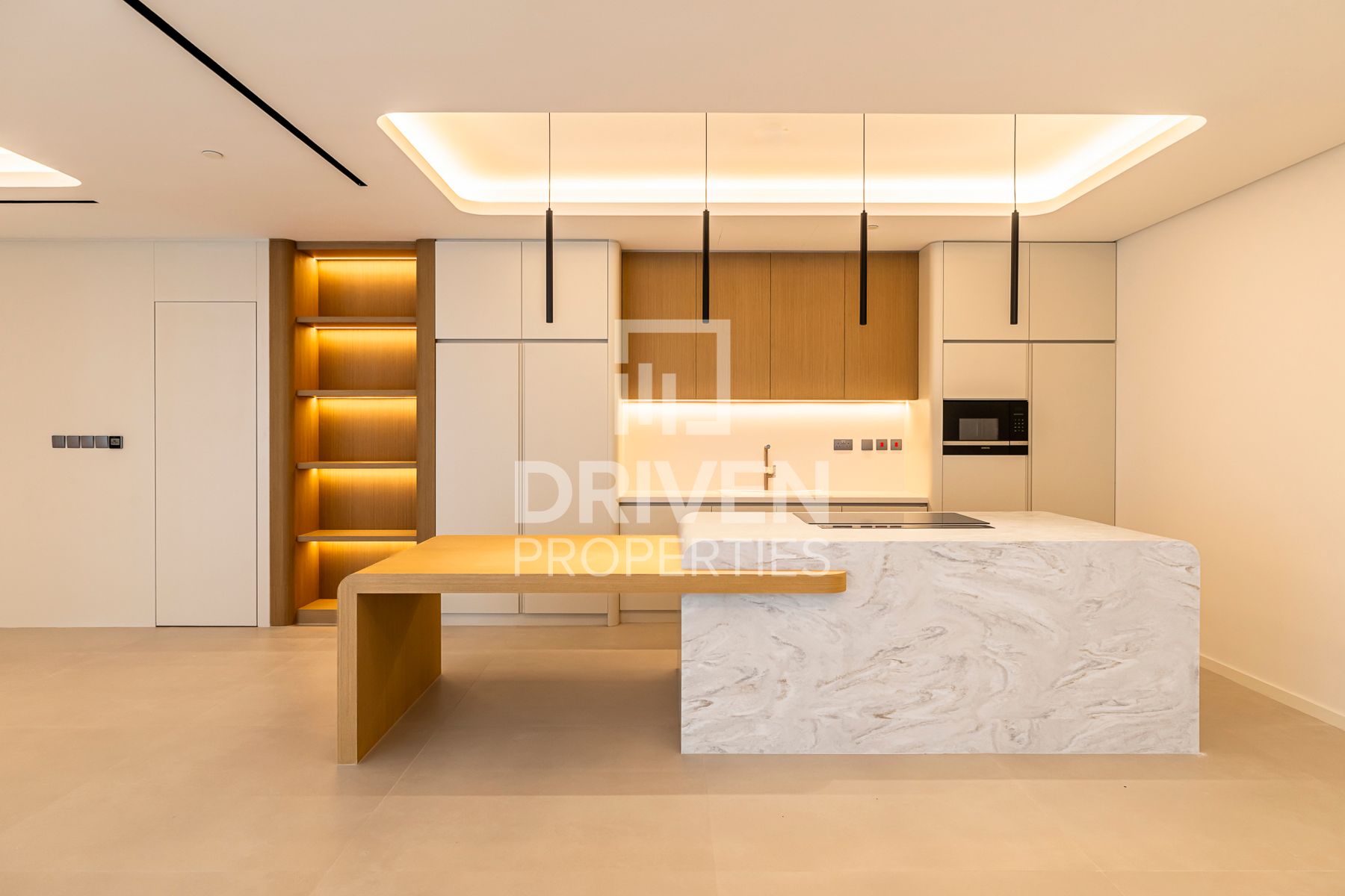 Upgraded Spacious Modern Layout High Floor