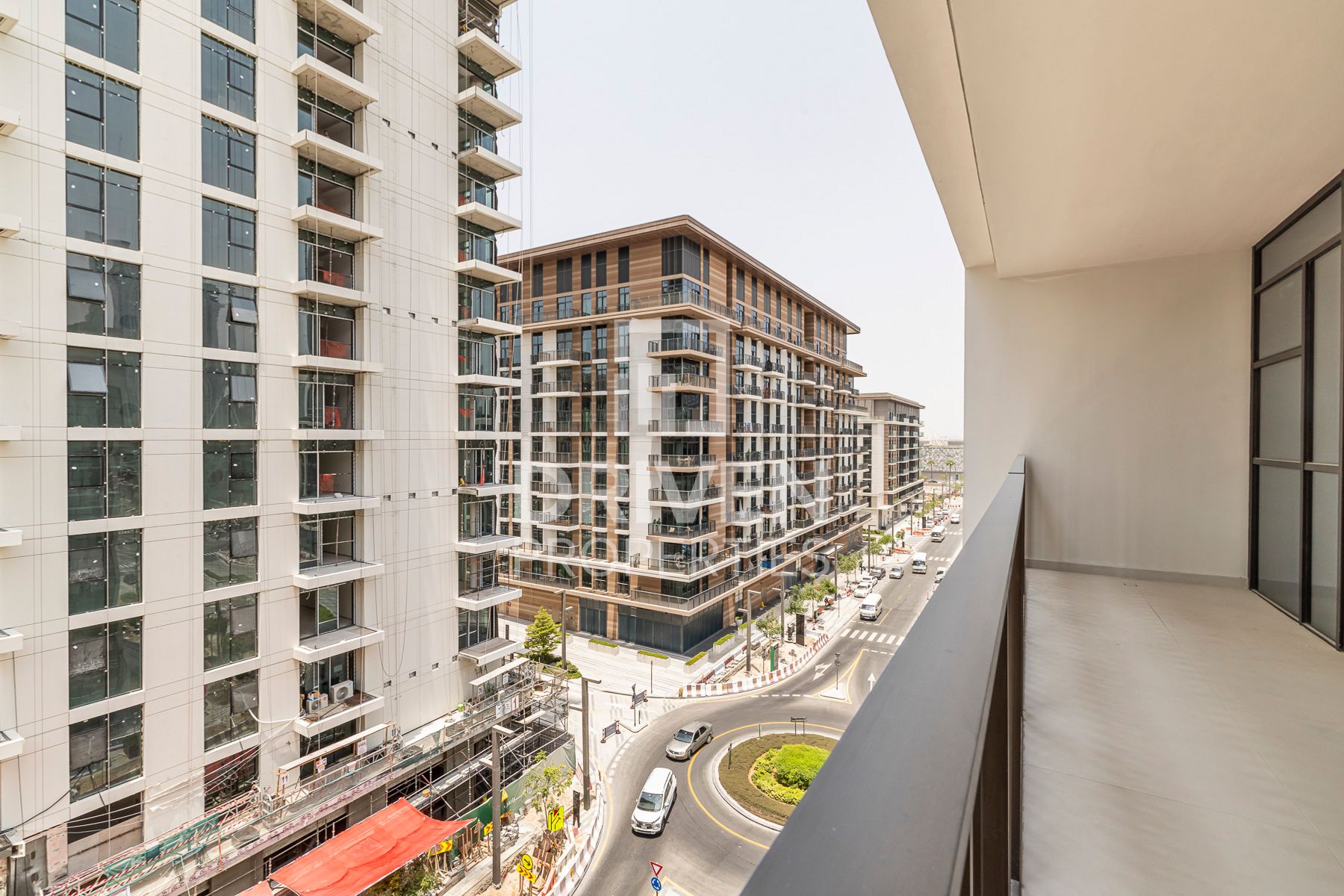 Upgraded Spacious Modern Layout High Floor