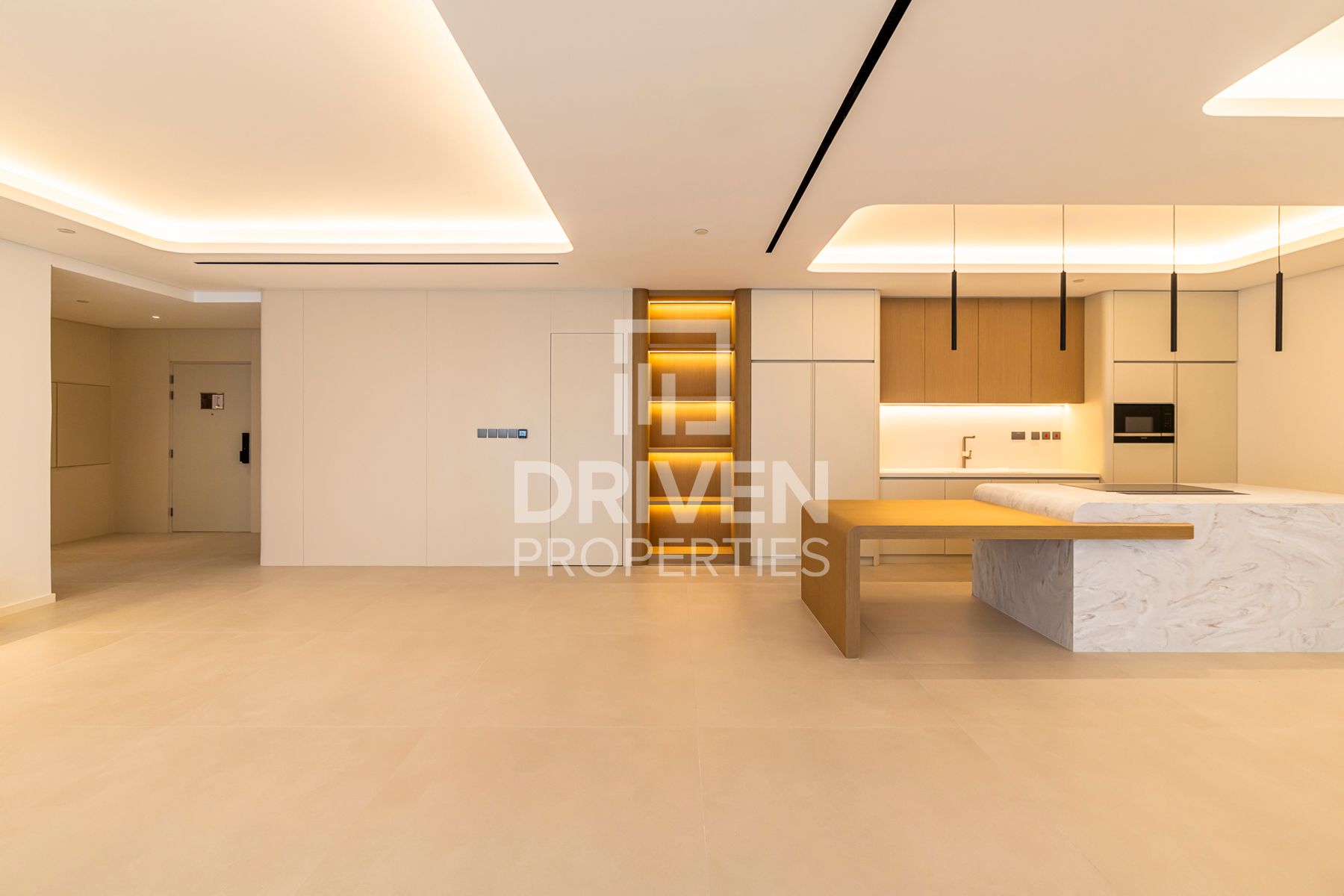 Upgraded Spacious Modern Layout High Floor