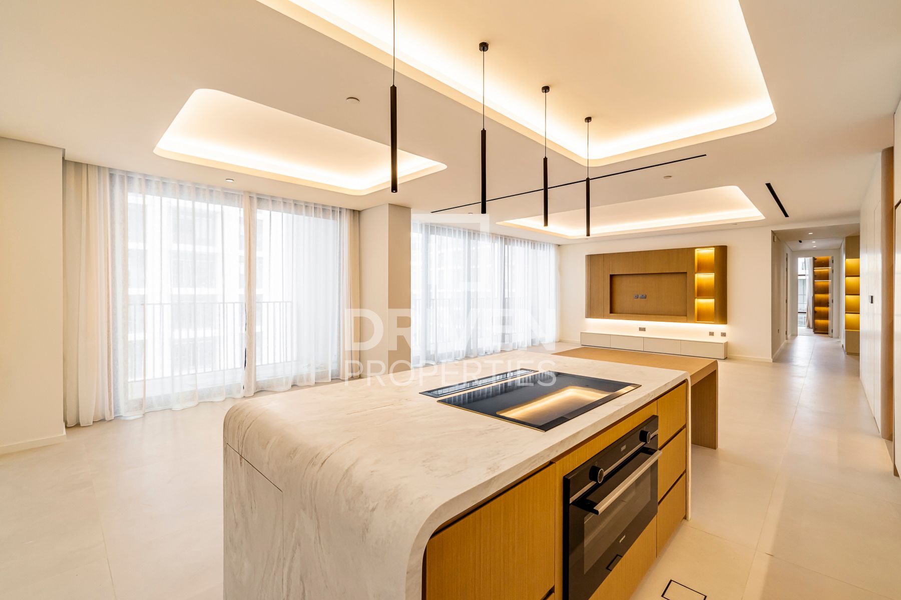 Upgraded Spacious Modern Layout High Floor