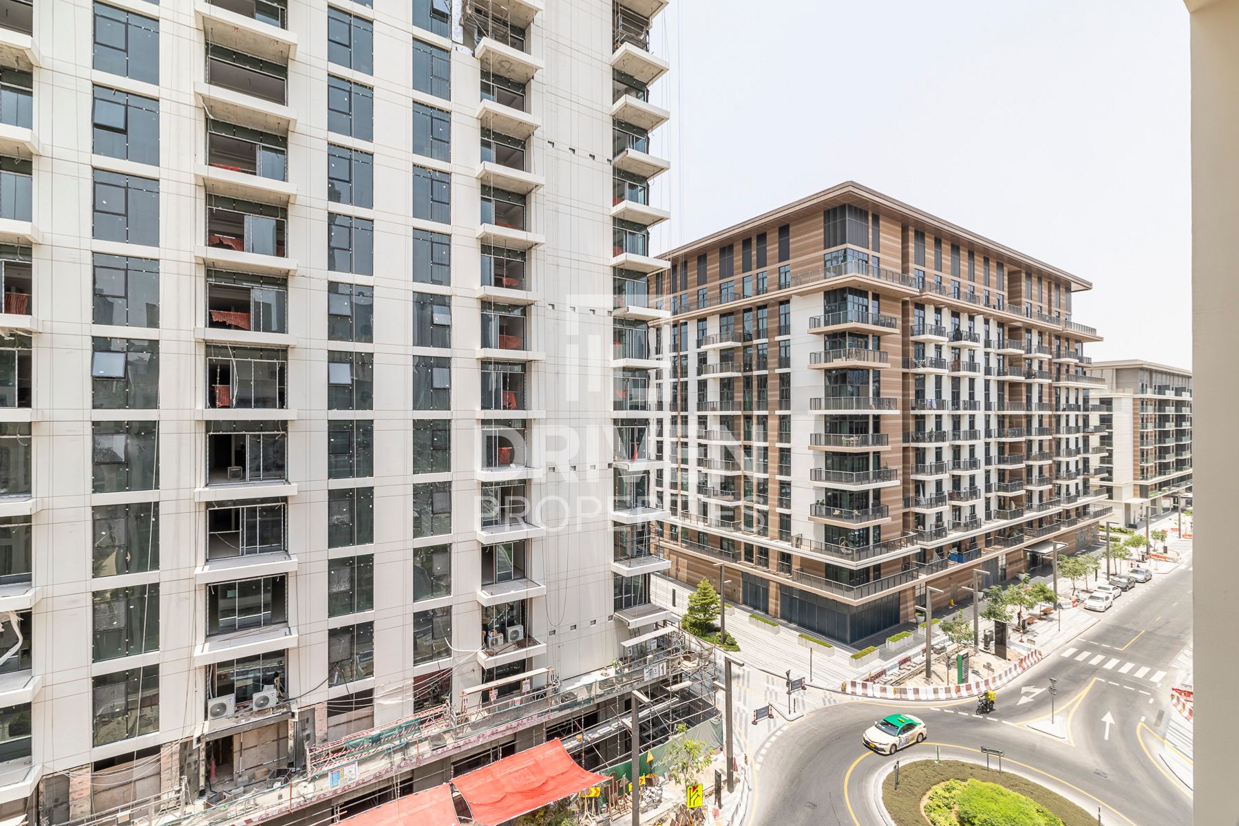 Upgraded Spacious Modern Layout High Floor