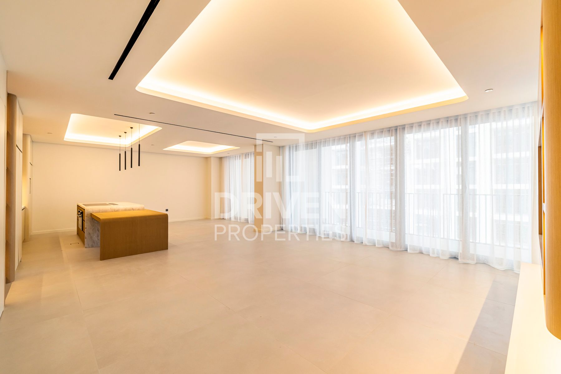 Upgraded Spacious Modern Layout High Floor