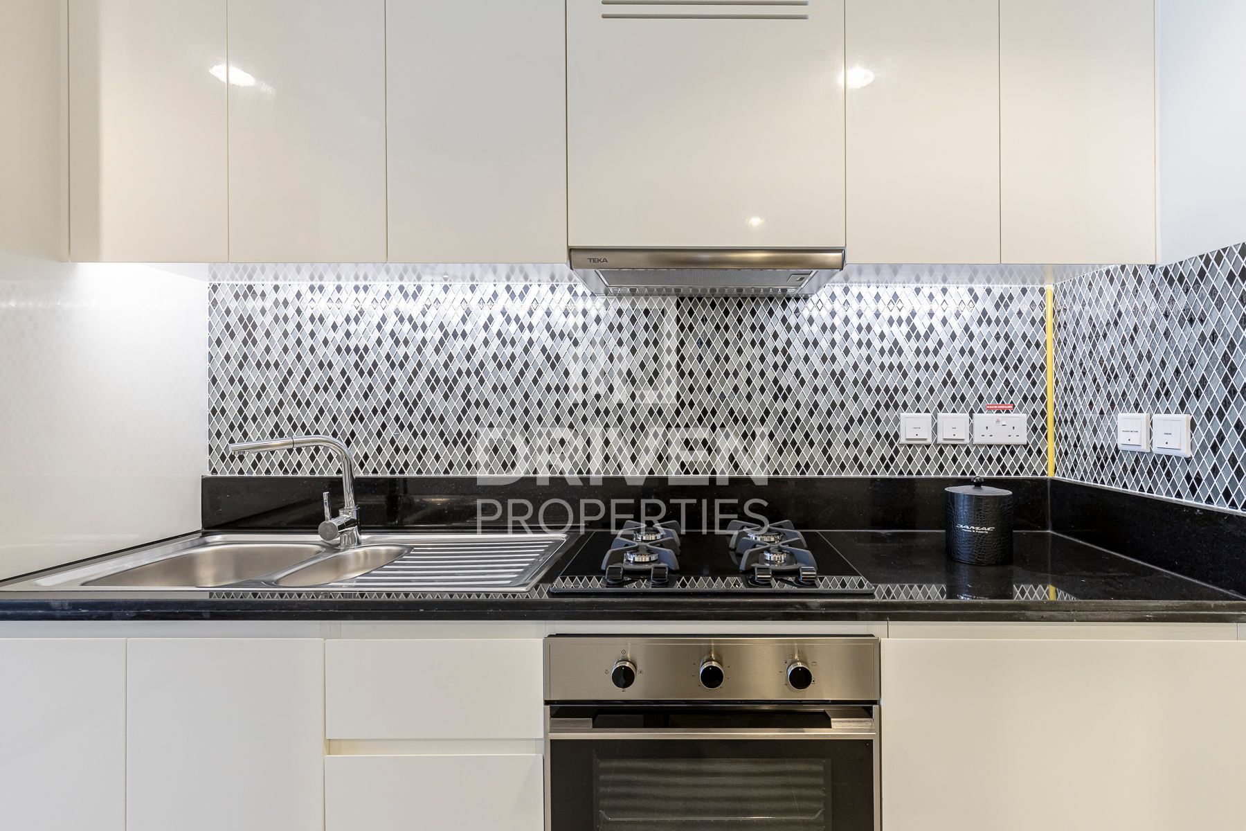 Spacious Canal and Skyline view Furnished