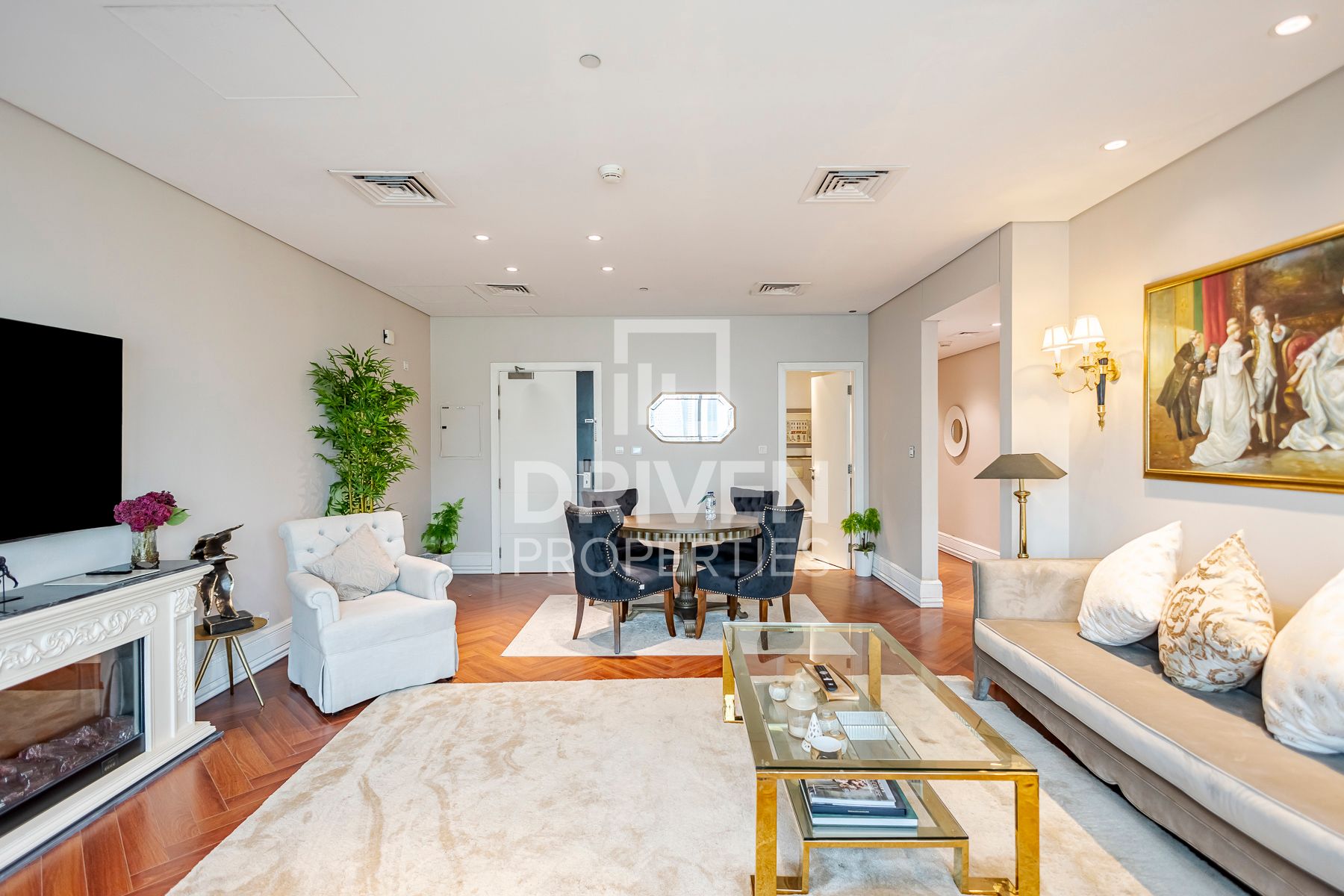 Elegant Lifestyle Canal and Burj View Spacious