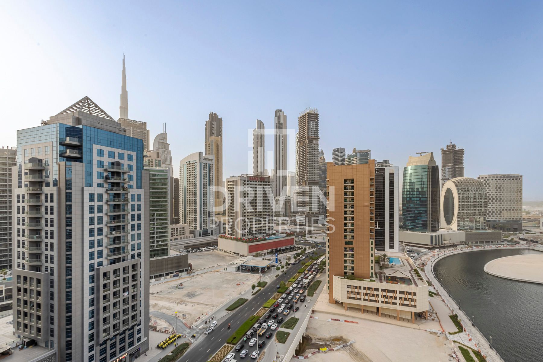 Elegant Lifestyle Canal and Burj View Spacious