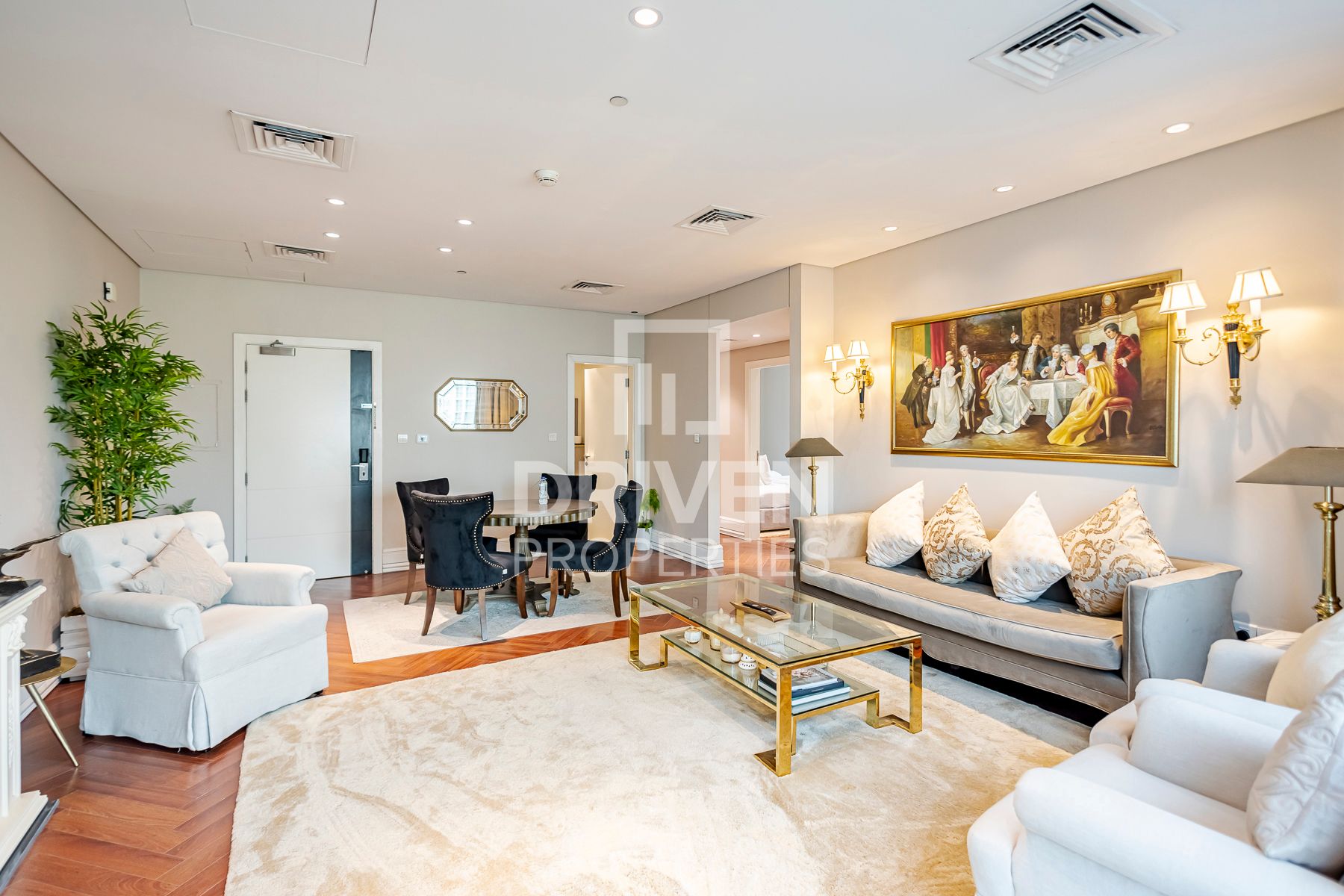 Elegant Lifestyle Canal and Burj View Spacious