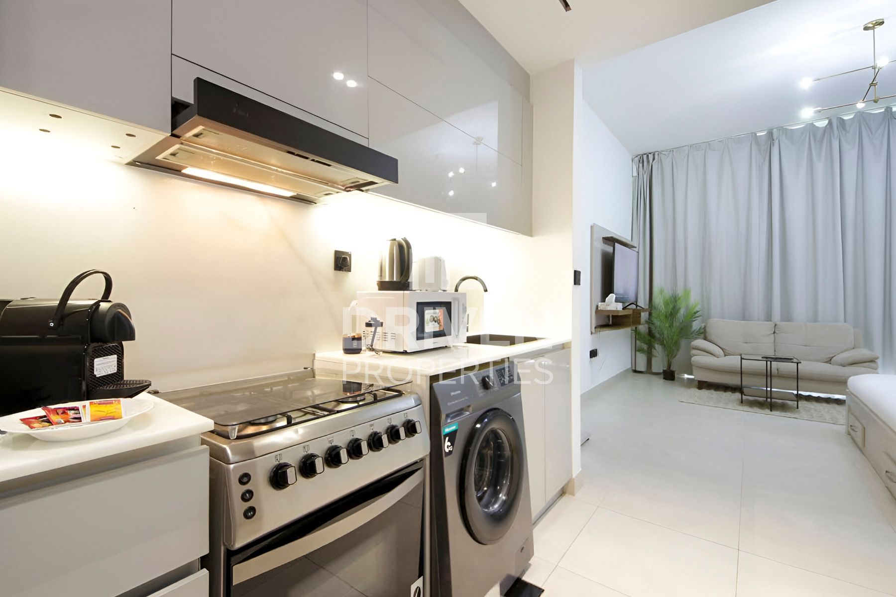 Lavish Unit Fully Furnished Prime Location