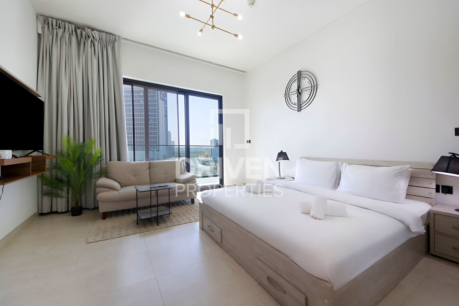 Lavish Unit Fully Furnished Prime Location