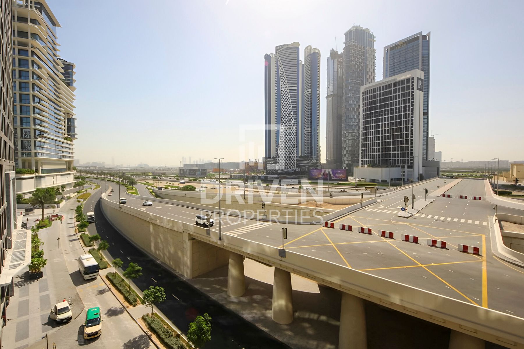 Lavish Unit Fully Furnished Prime Location