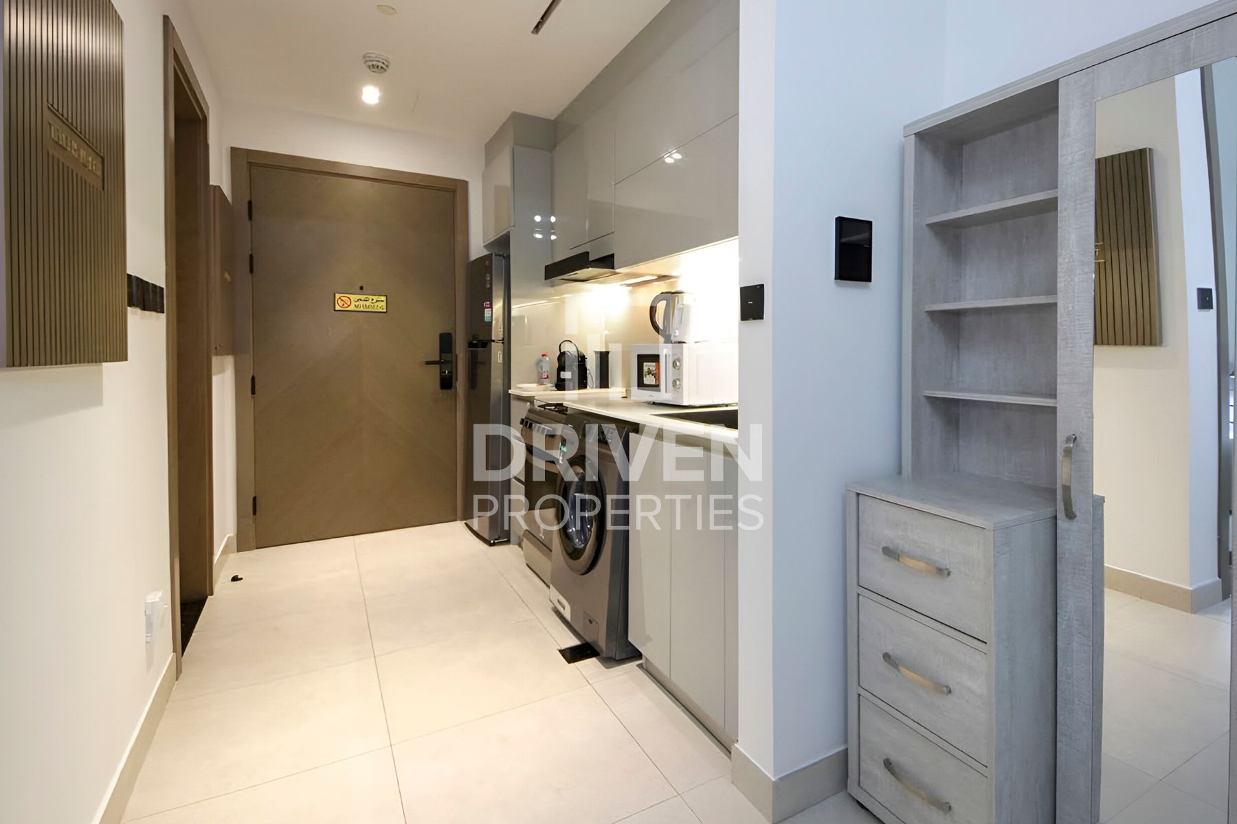 Lavish Unit Fully Furnished Prime Location