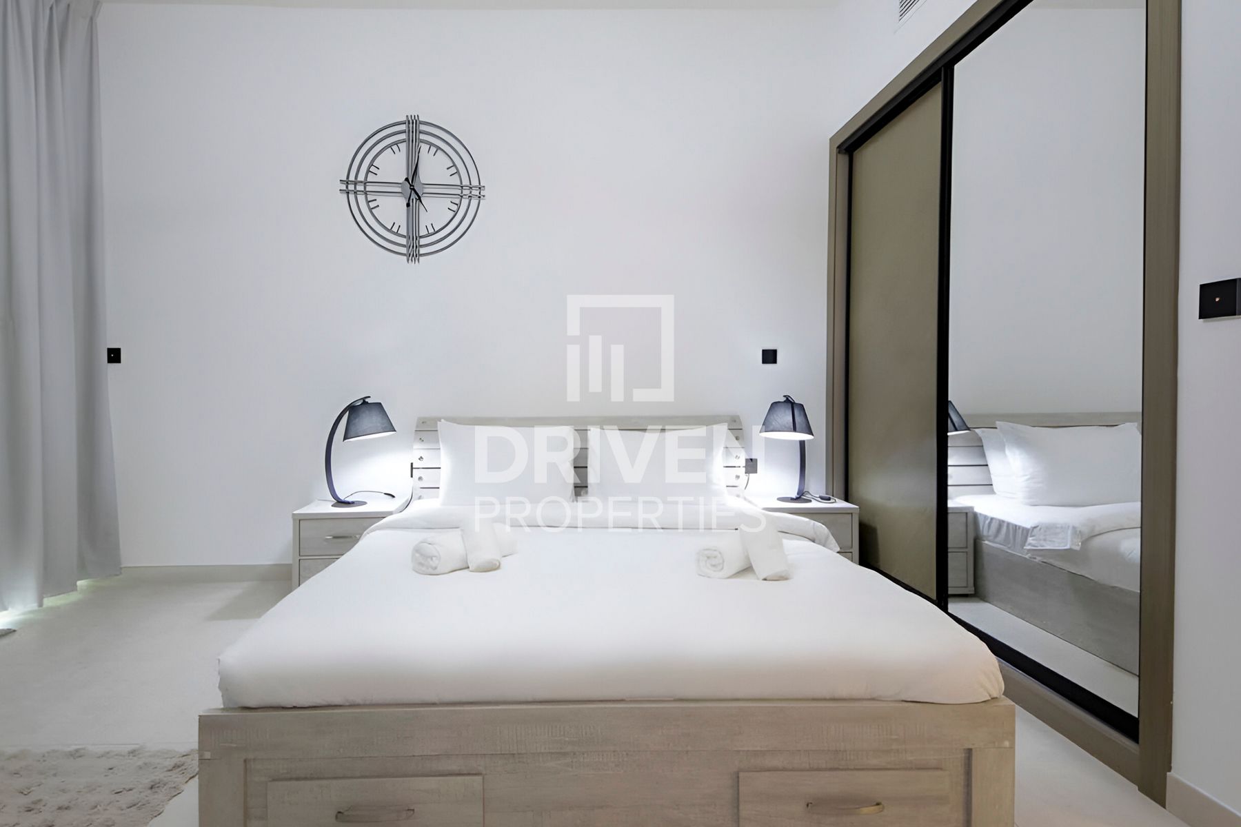 Lavish Unit Fully Furnished Prime Location