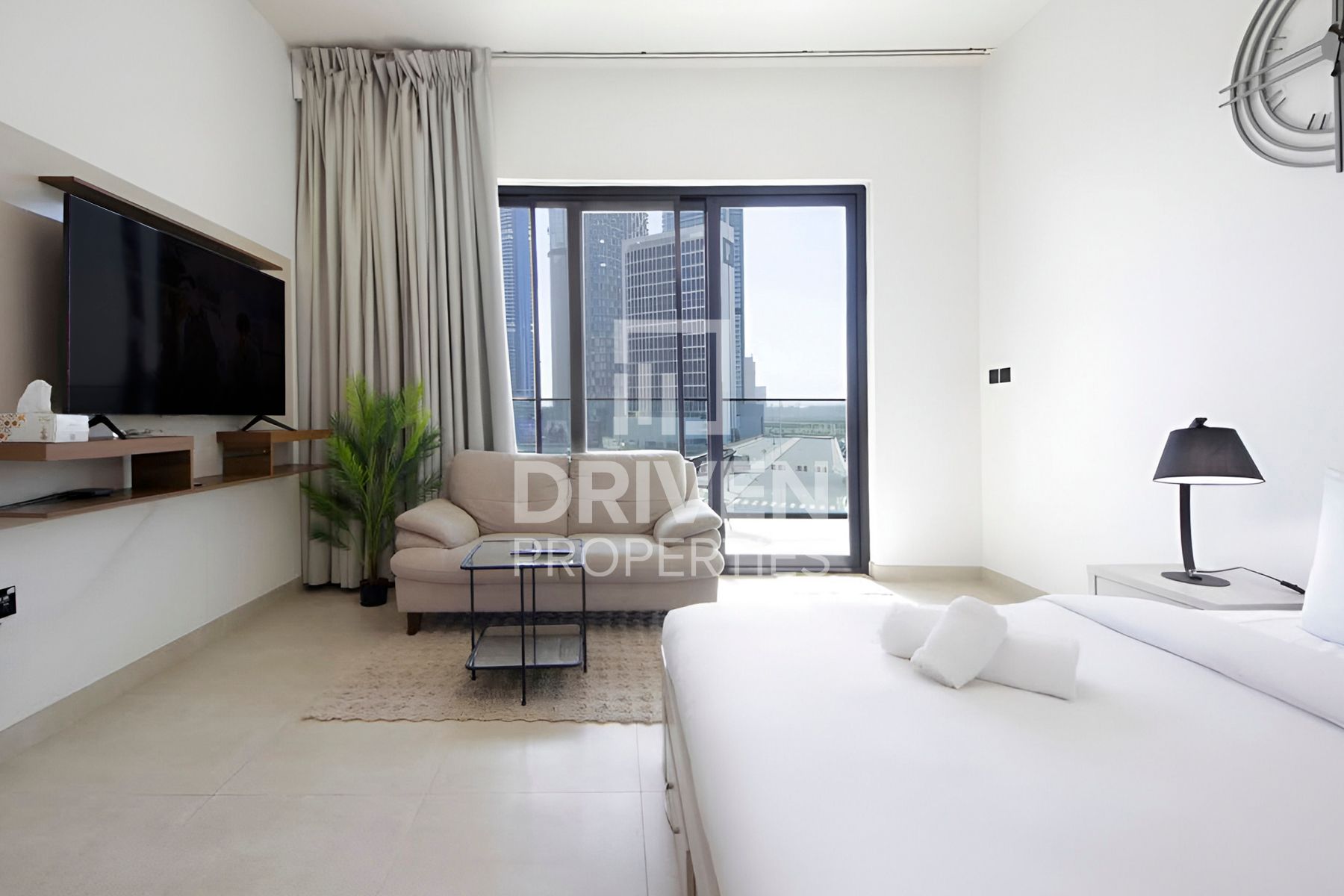 Lavish Unit Fully Furnished Prime Location