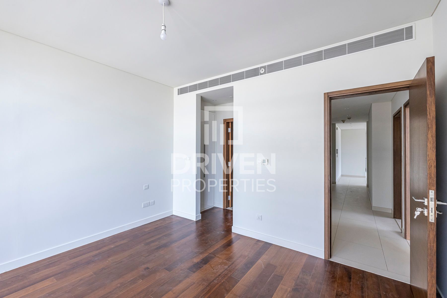 Stunning Apartment with Maids Room Boulevard View