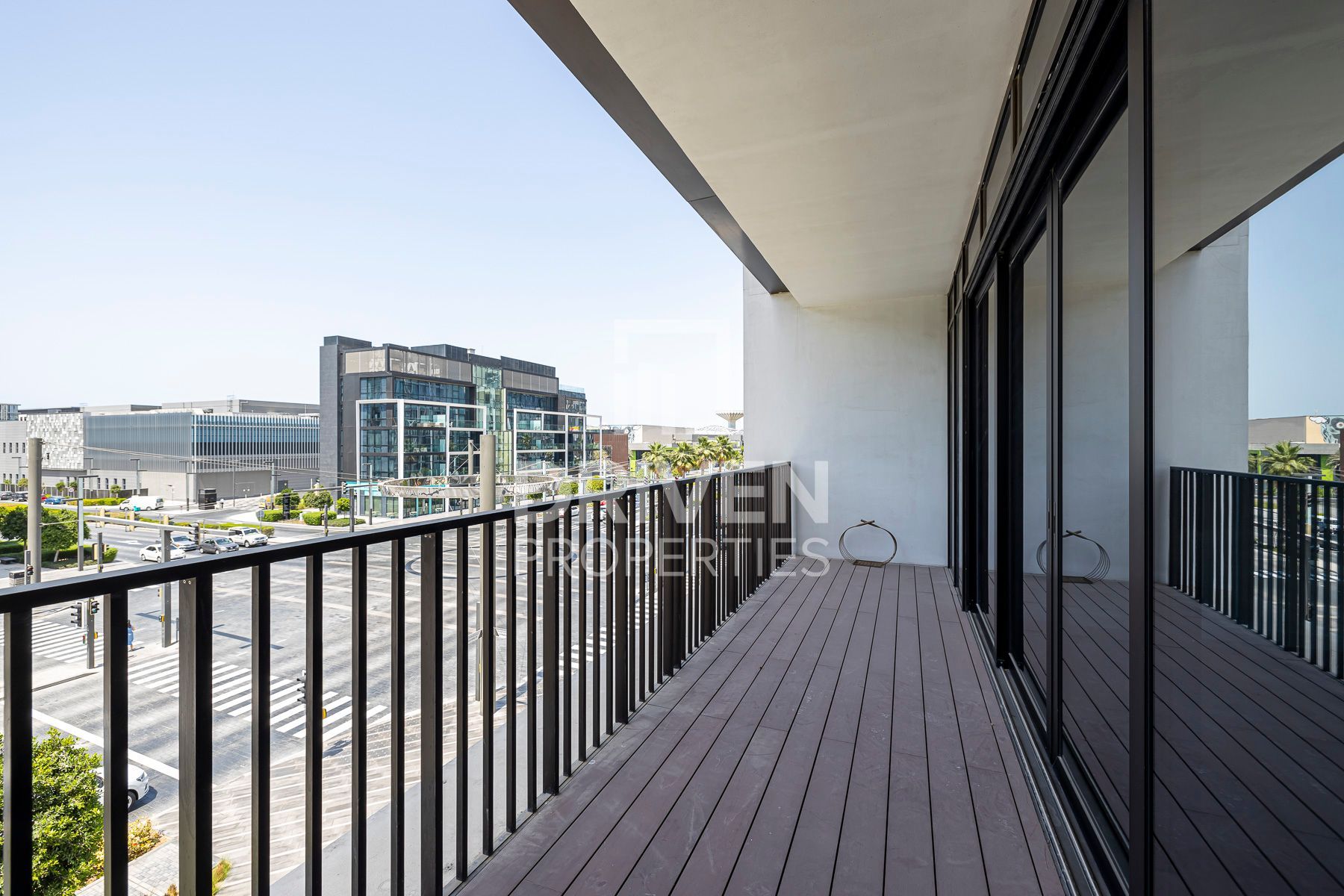 Stunning Apartment with Maids Room Boulevard View