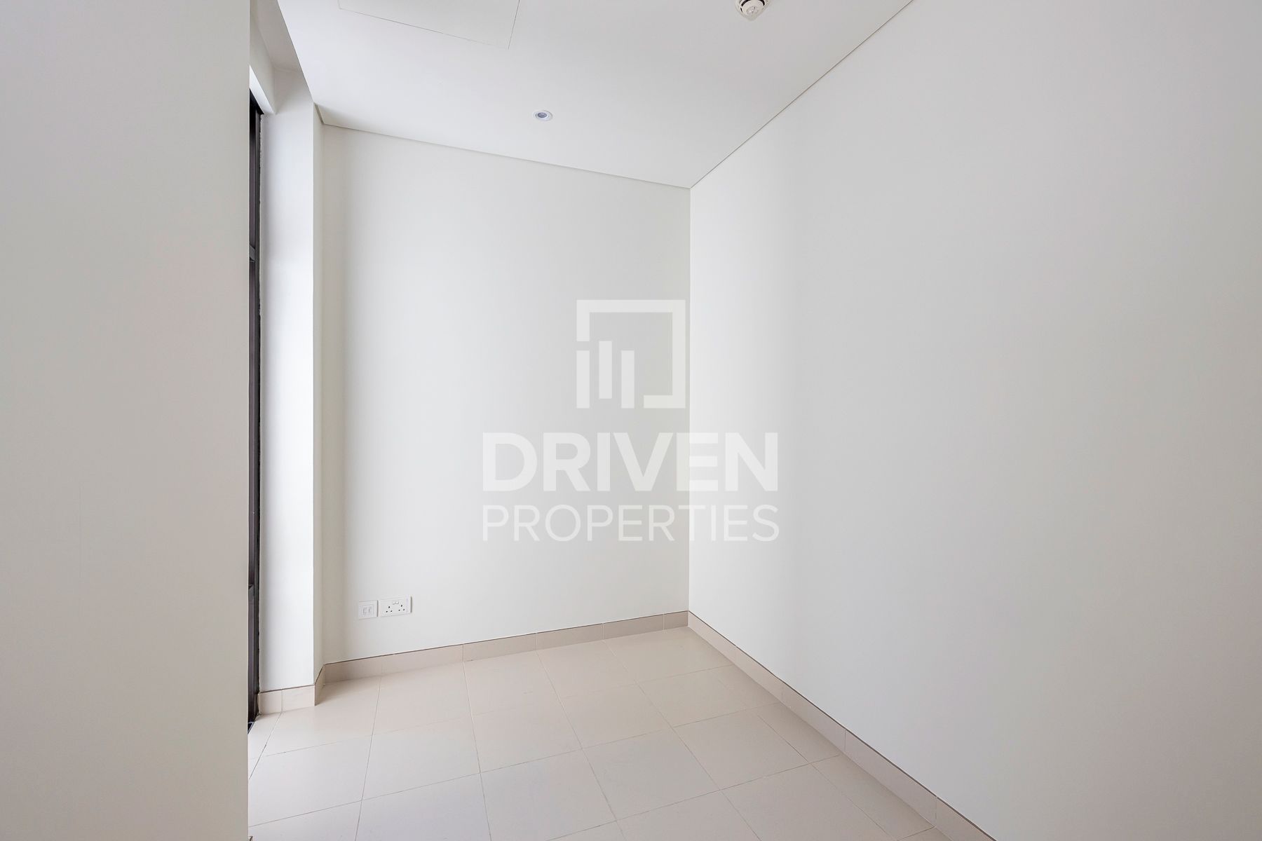 Stunning Apartment with Maids Room Boulevard View