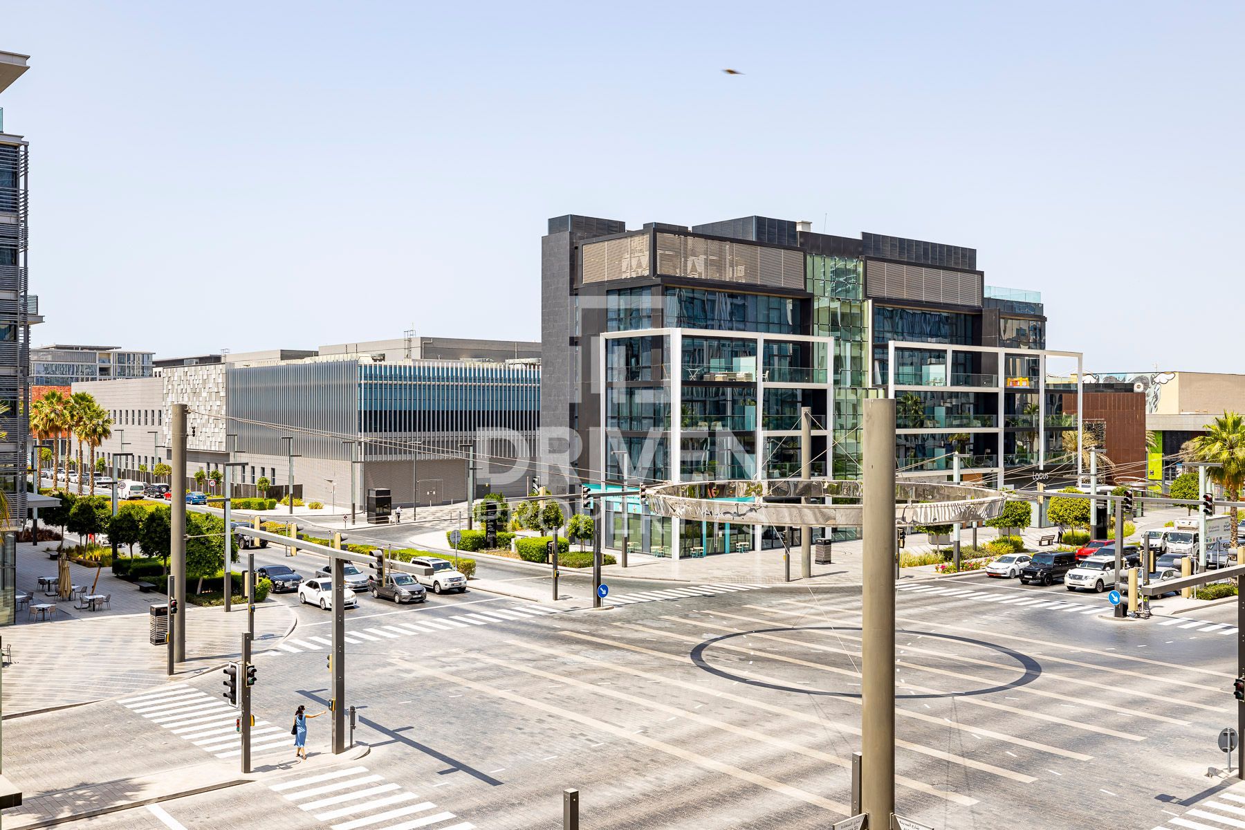 Stunning Apartment with Maids Room Boulevard View